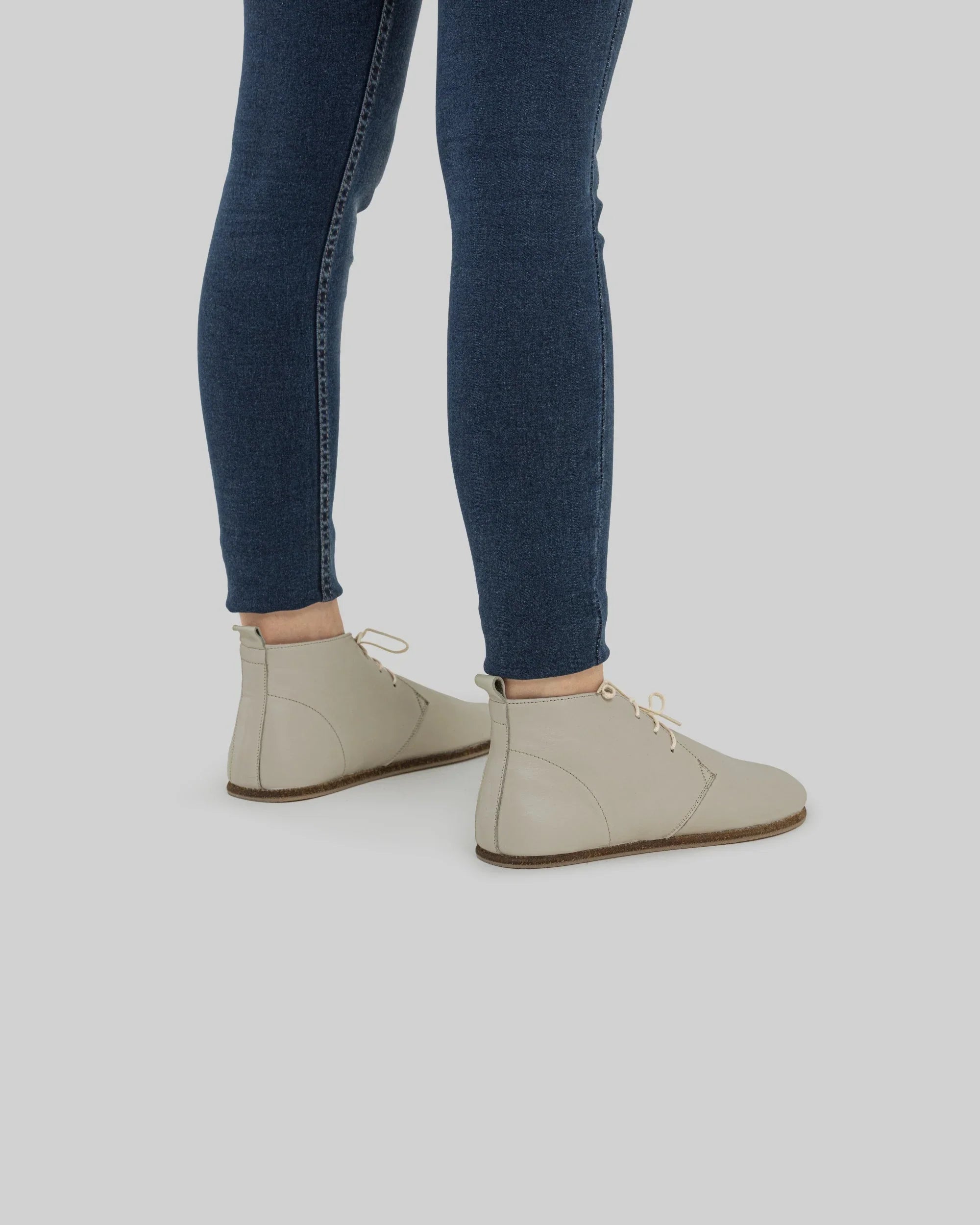Close-up calf leather - Lucas Beige Ankle Boots Detail | Bespoky