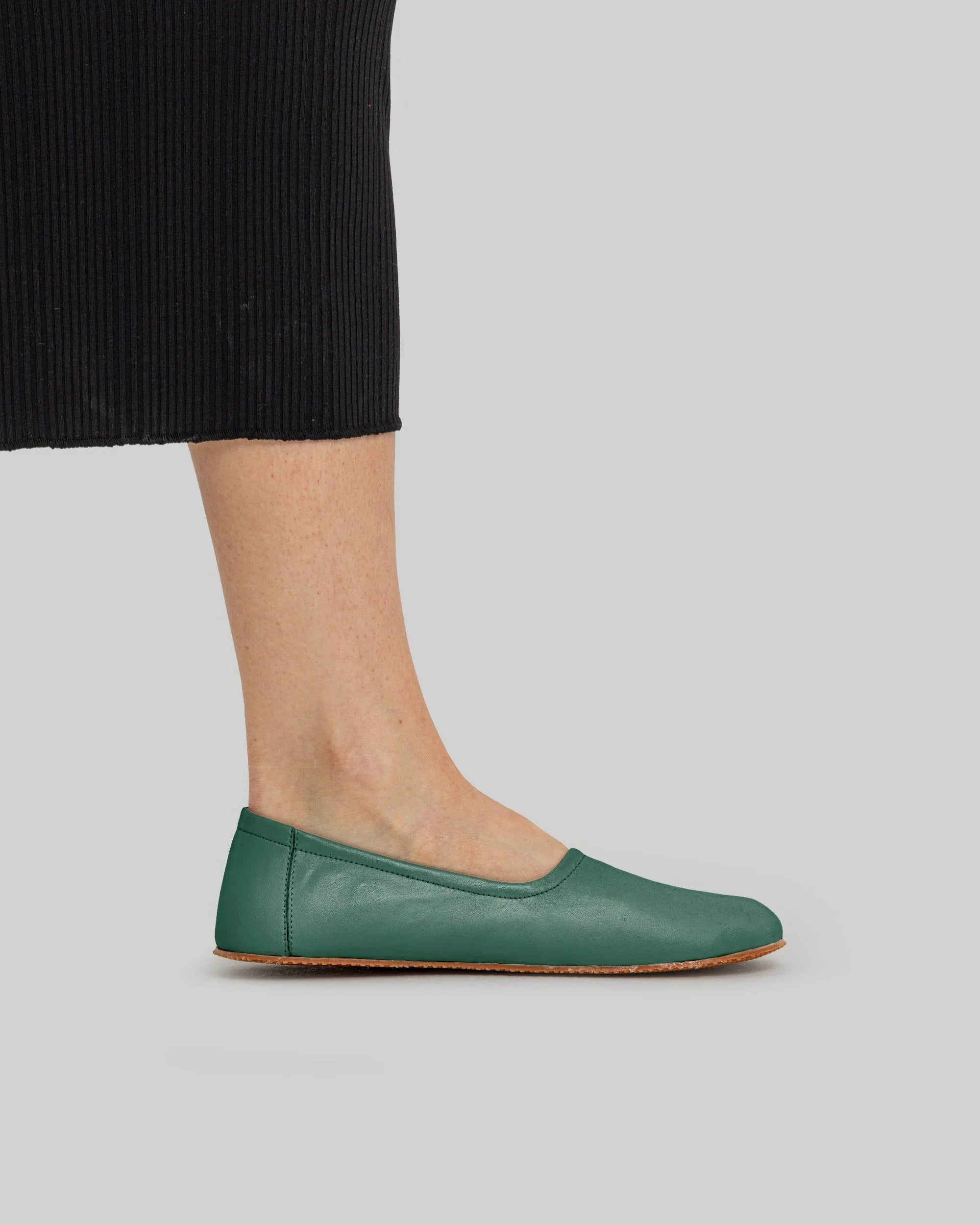 Detail groene ballerina's - Handgemaakt kalfsleer Turkije | Bespoky