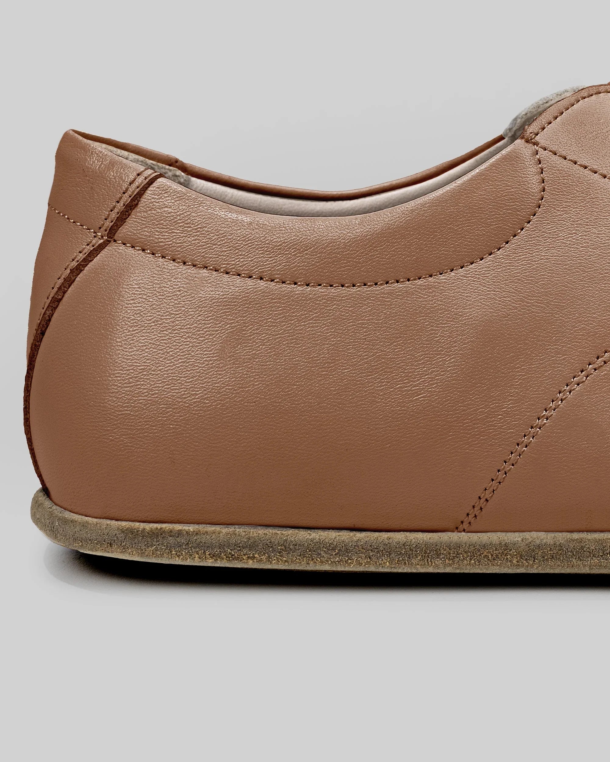 Close-up calf leather - Tan Barefoot Sneaker Detail | Bespoky