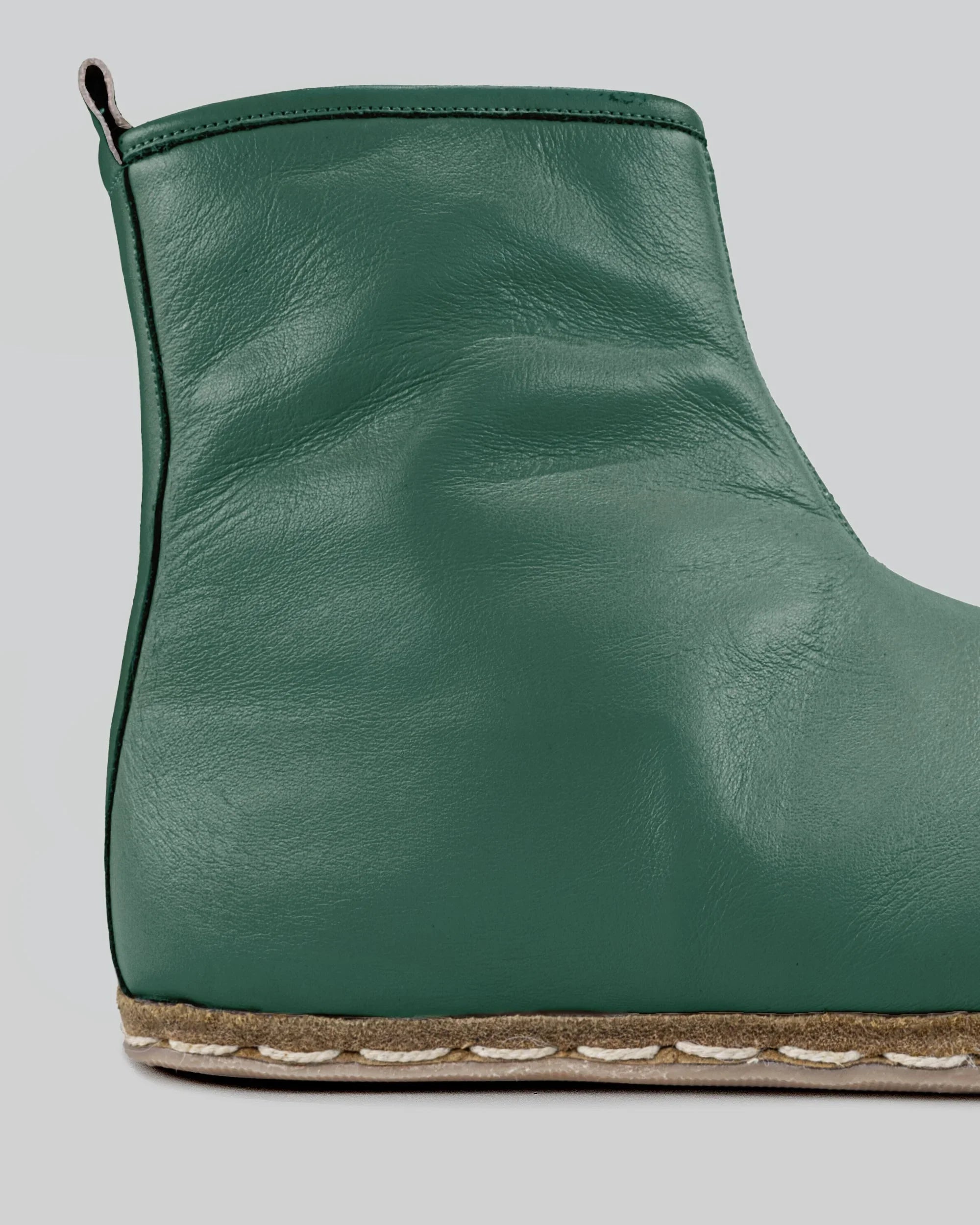 Close-up calf leather - Green Chelsea Boots Detail | Bespoky