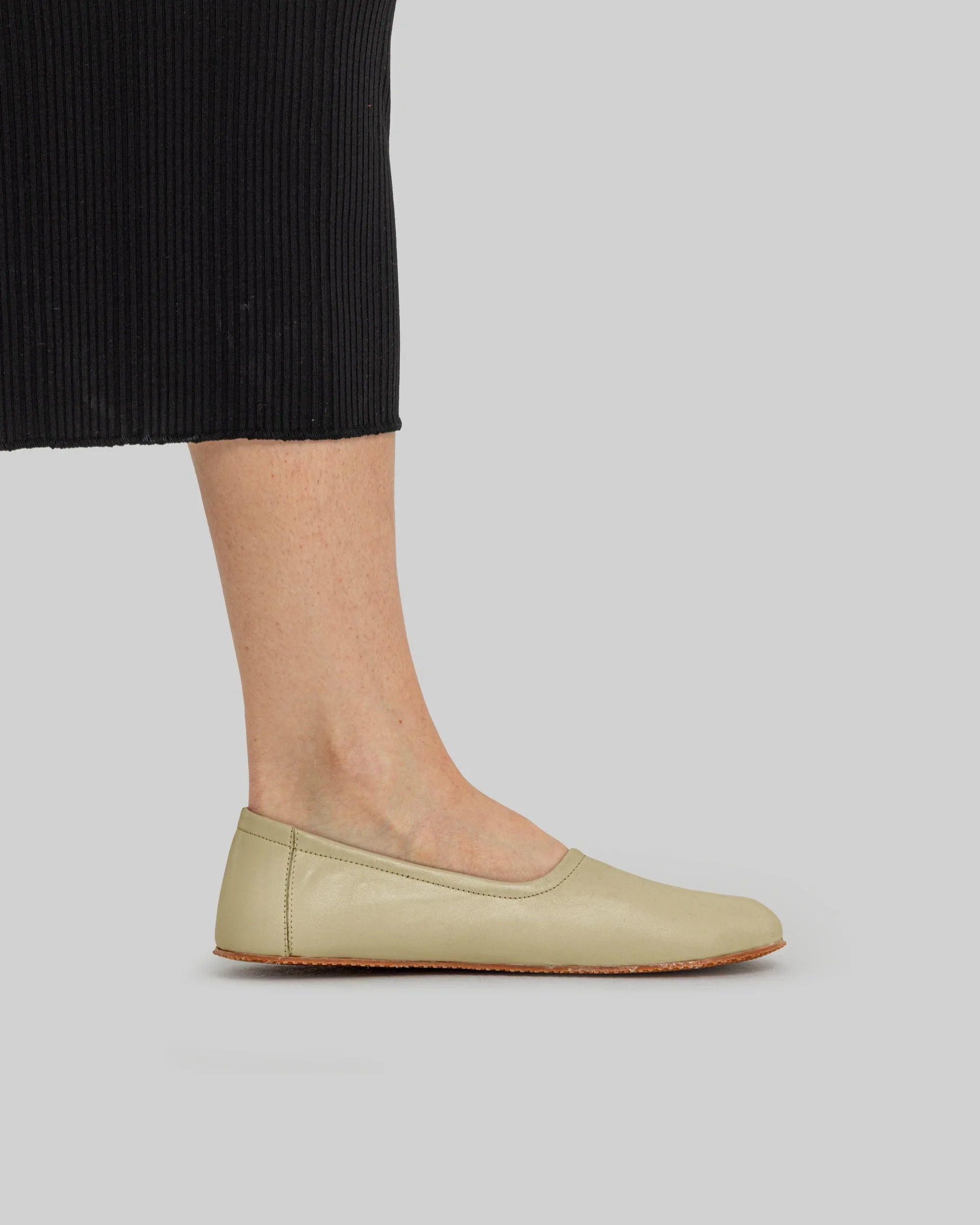 Close-up calf leather - Yellow Ballet Flats Detail | Bespoky