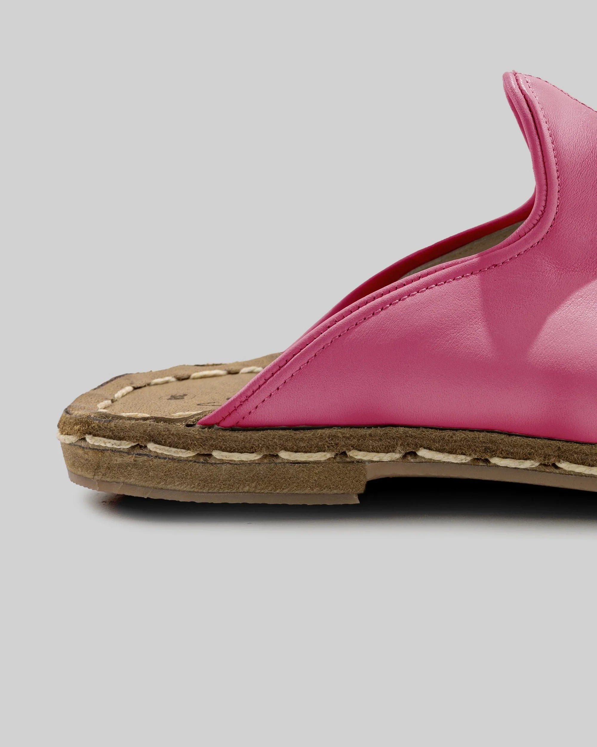 Detail Fuchsia Slippers - Handcrafted Calf Leather Turkey | Bespoky