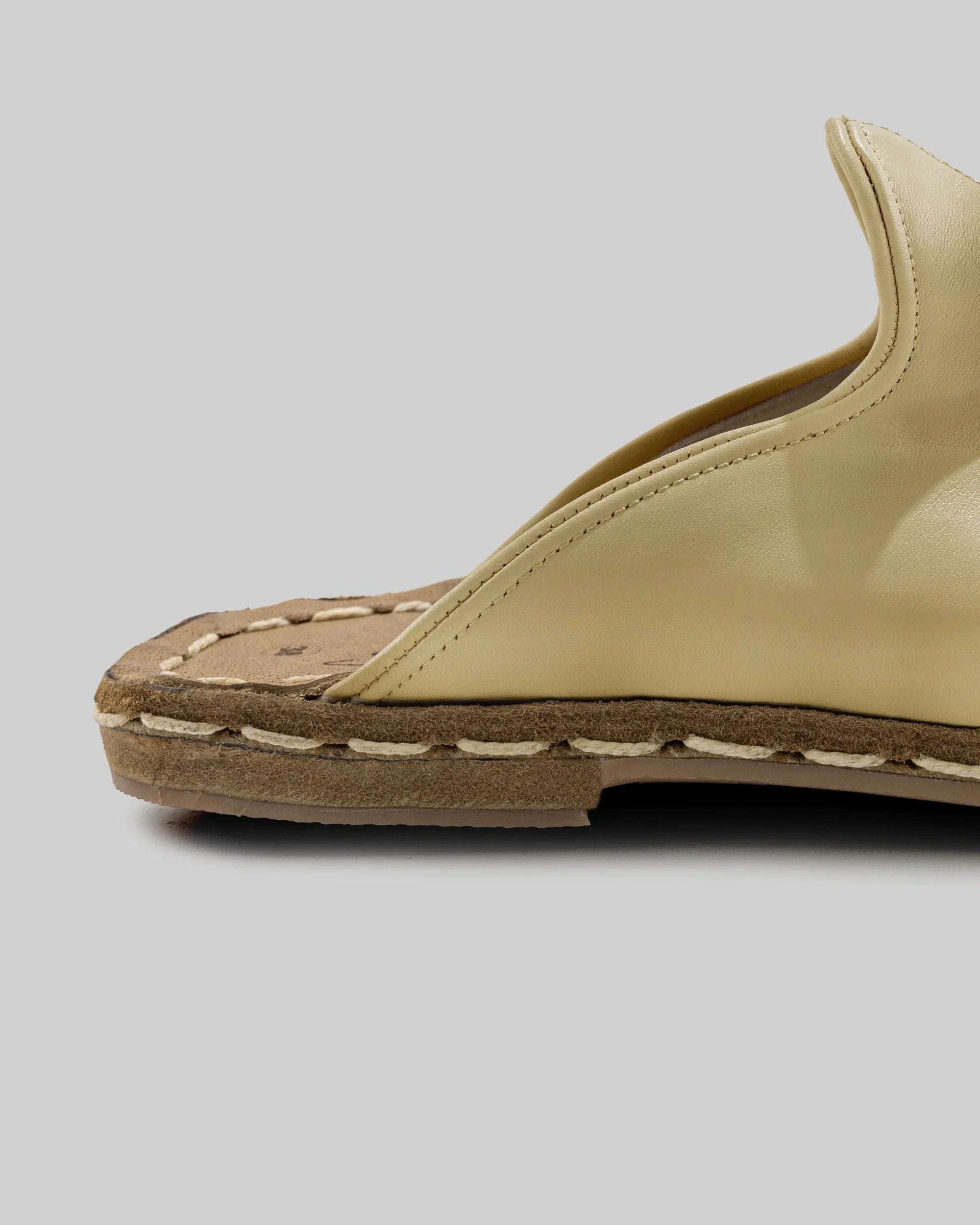 Detail Yellow Slippers - Handcrafted Calf Leather Turkey | Bespoky
