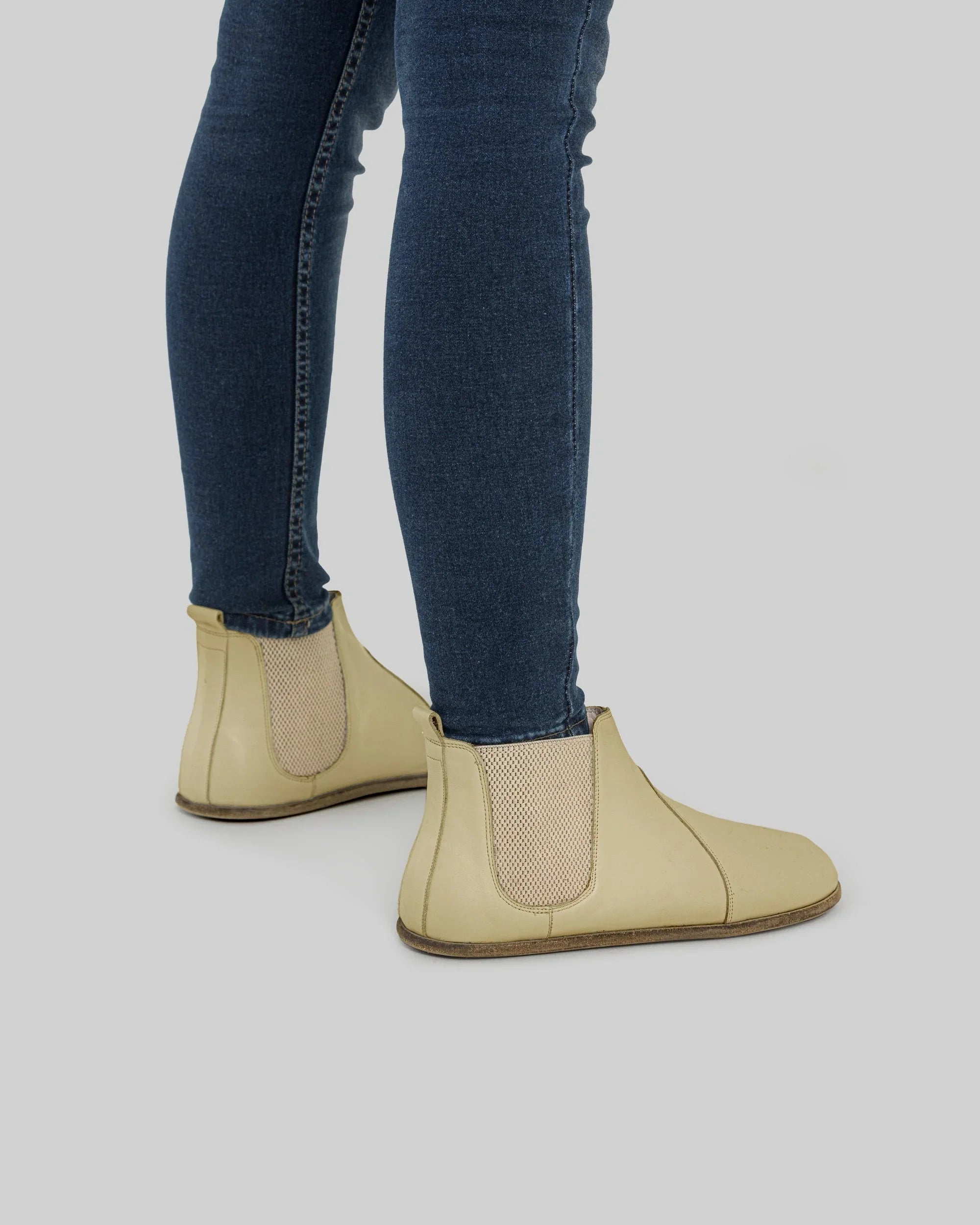 Close-up calf leather - Yellow Chelsea Boots Detail | Bespoky