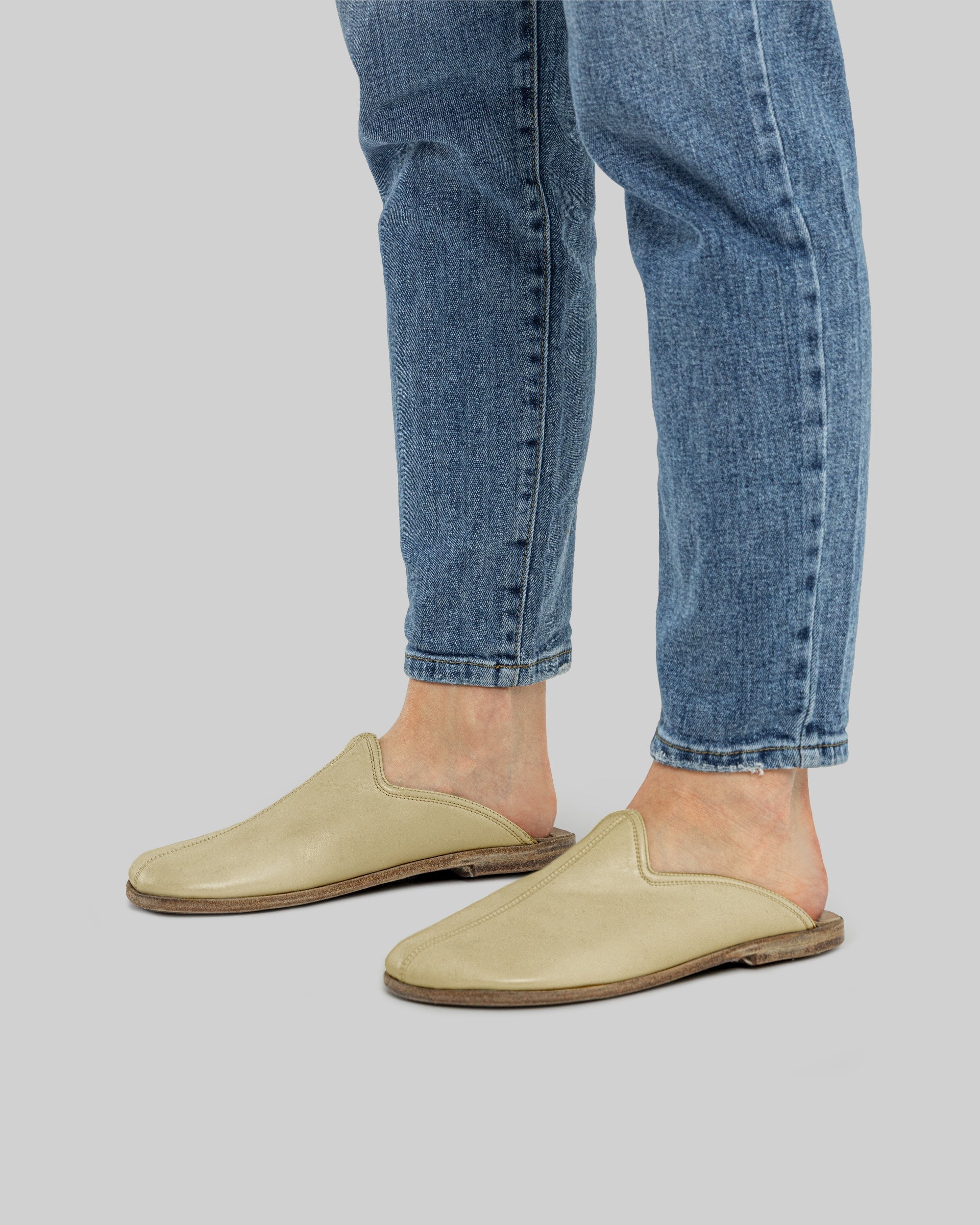 Close-up calf leather - Yellow Slippers Detail | Bespoky
