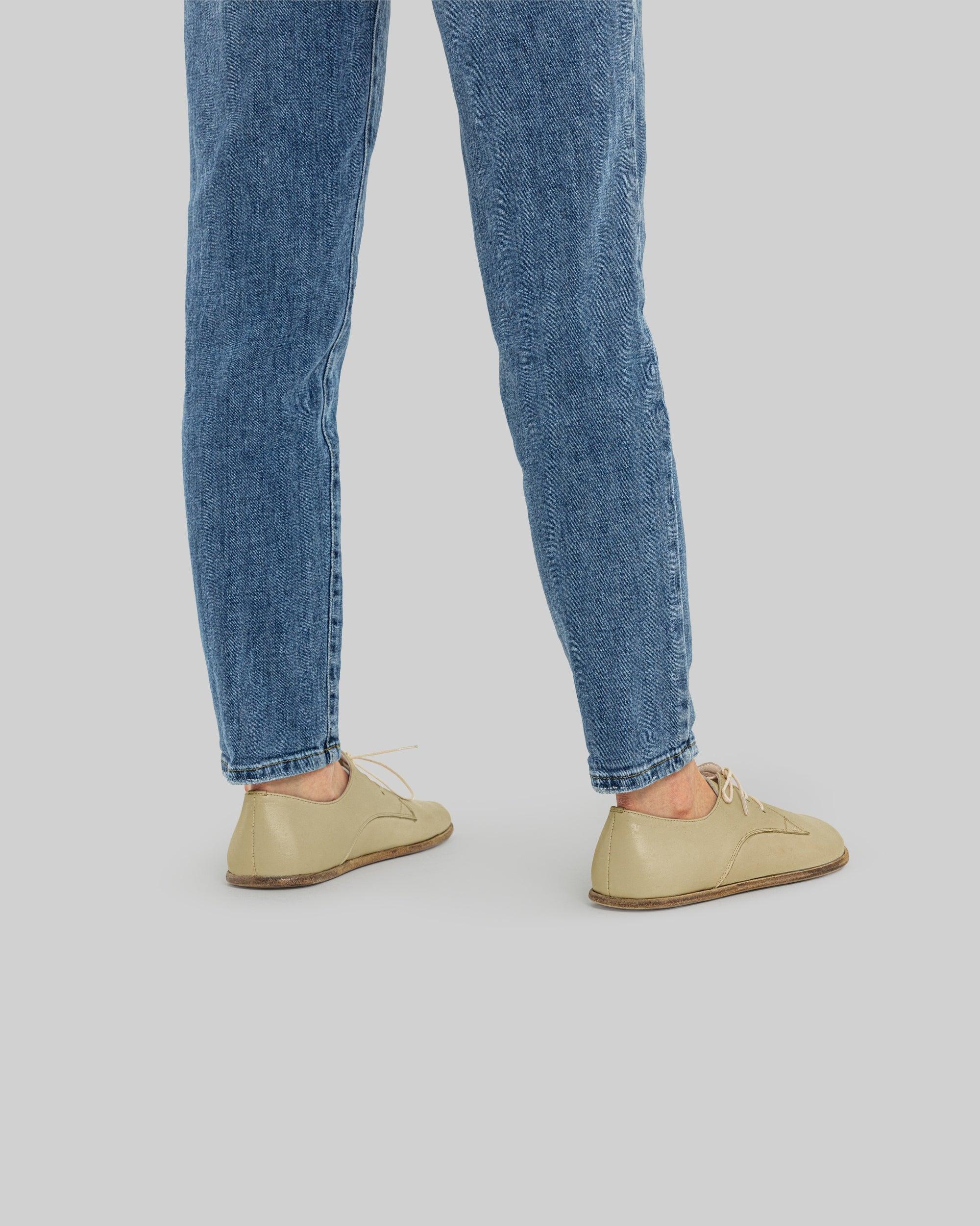 Close-up calf leather - Yellow Oxford Shoes Detail | Bespoky