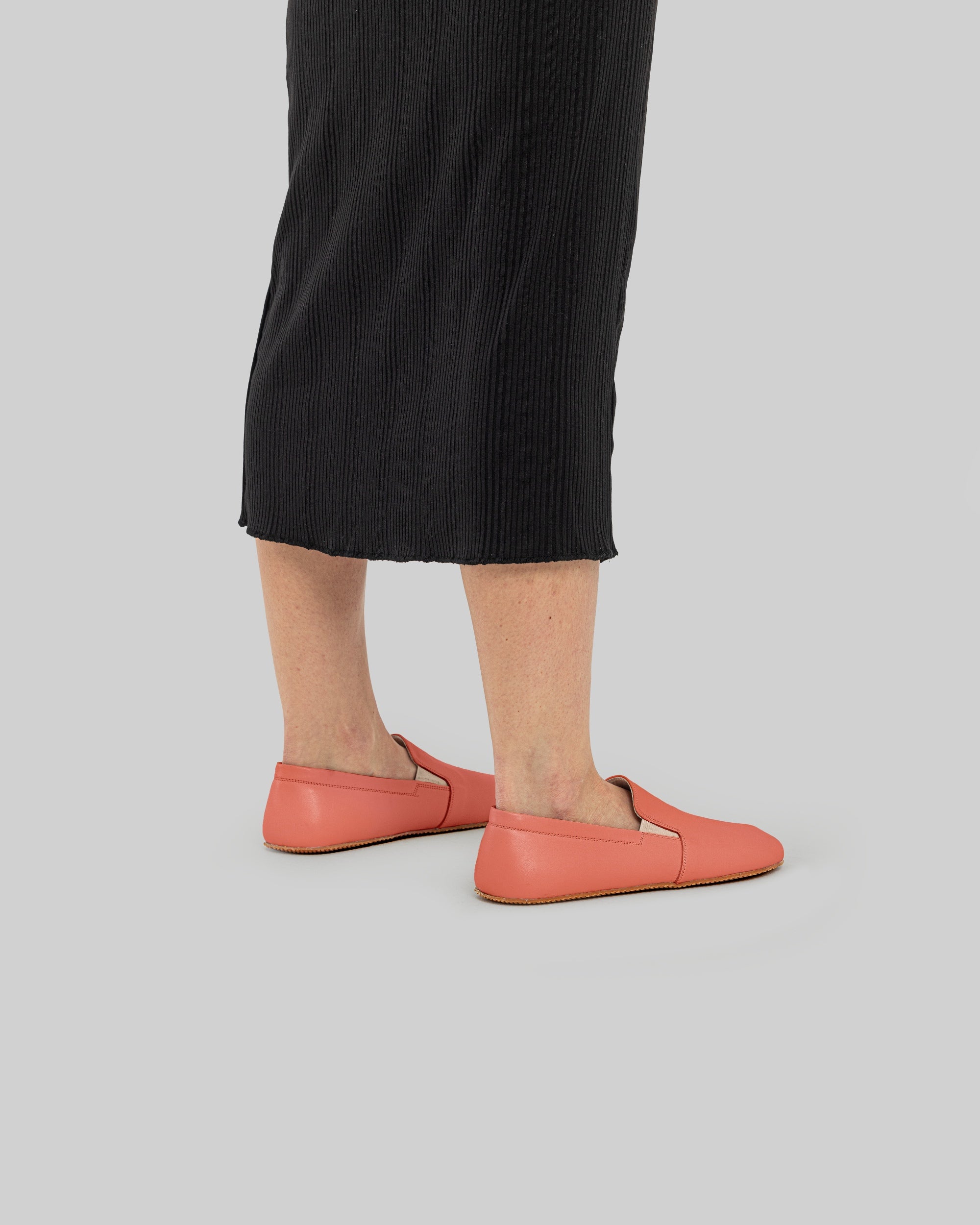 Close-up calf leather - Pomegranate Barefoot Shoes Detail | Bespoky