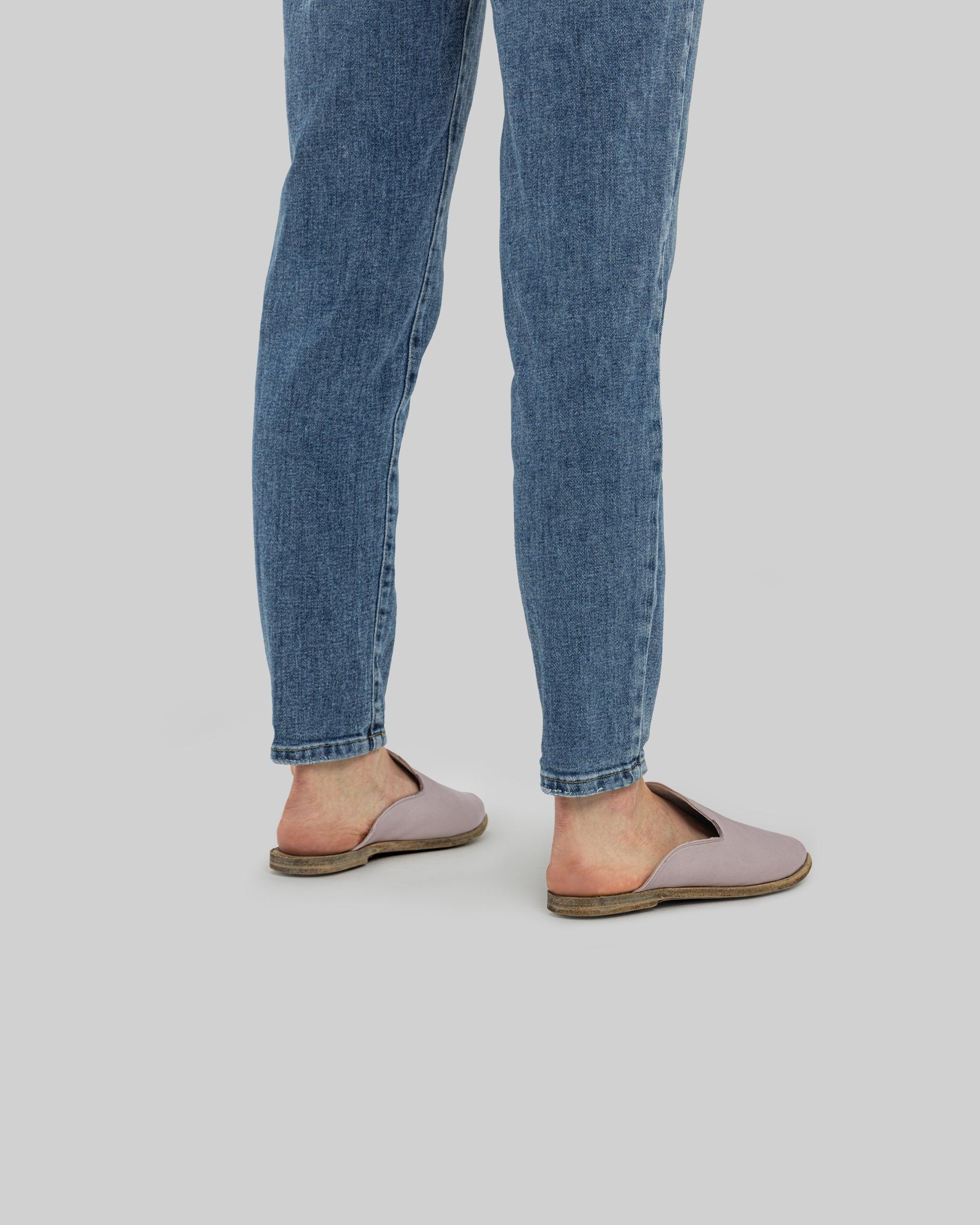 Close-up calf leather - Pink Pointed Toe Mules Detail | Bespoky