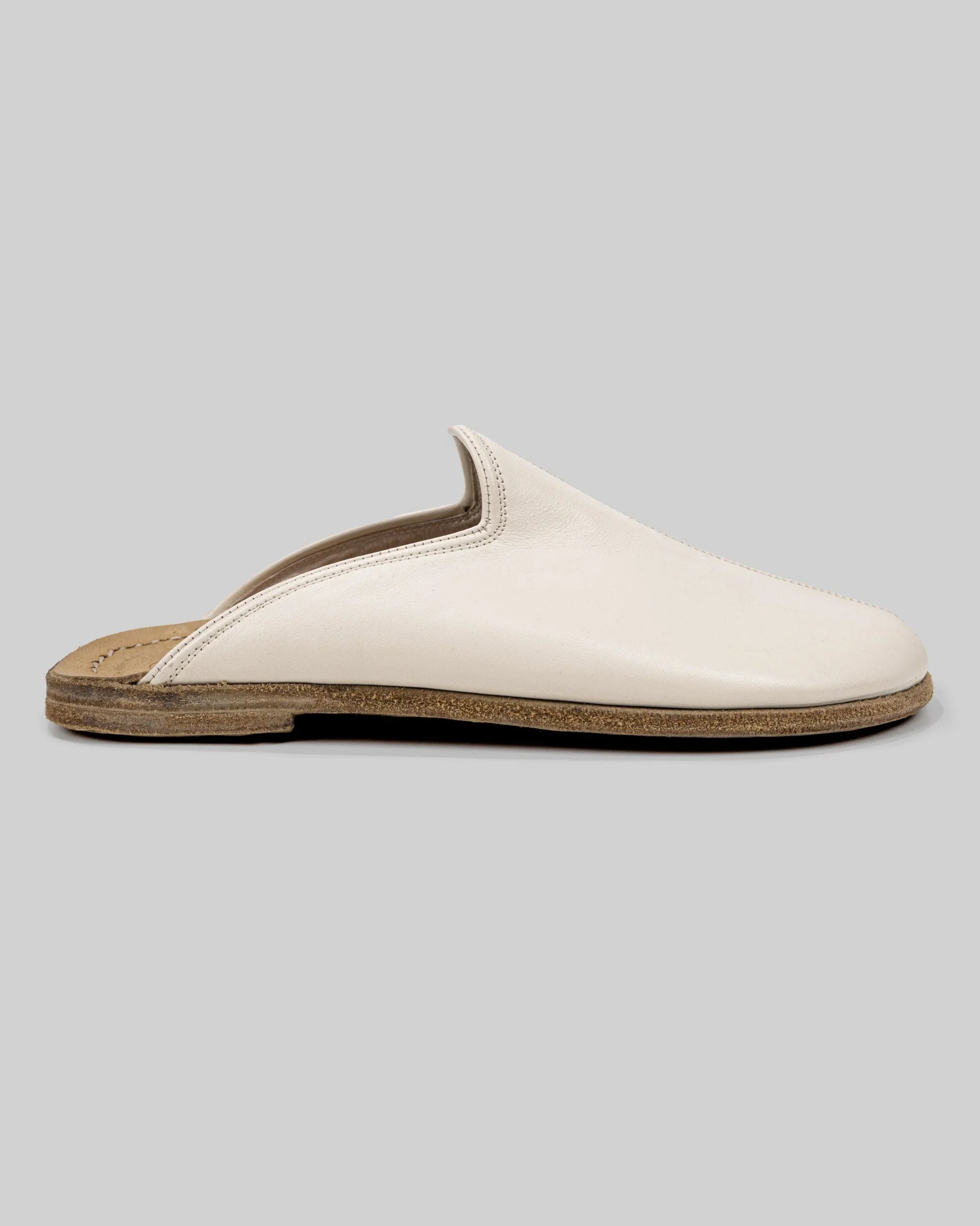 Close-up calf leather - Cream Slippers Detail | Bespoky