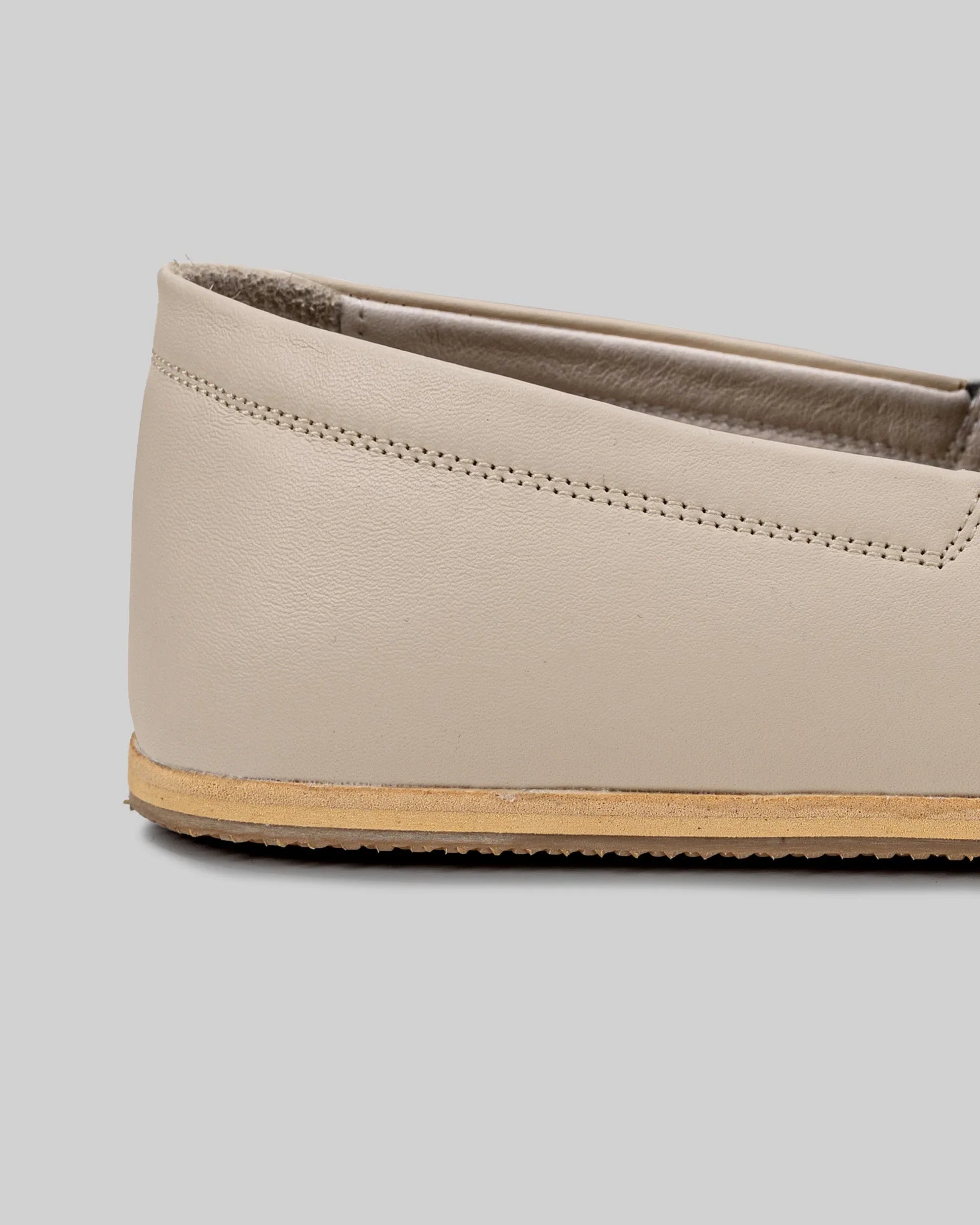 Close-up calf leather - Beige Barefoot Shoes Detail | Bespoky