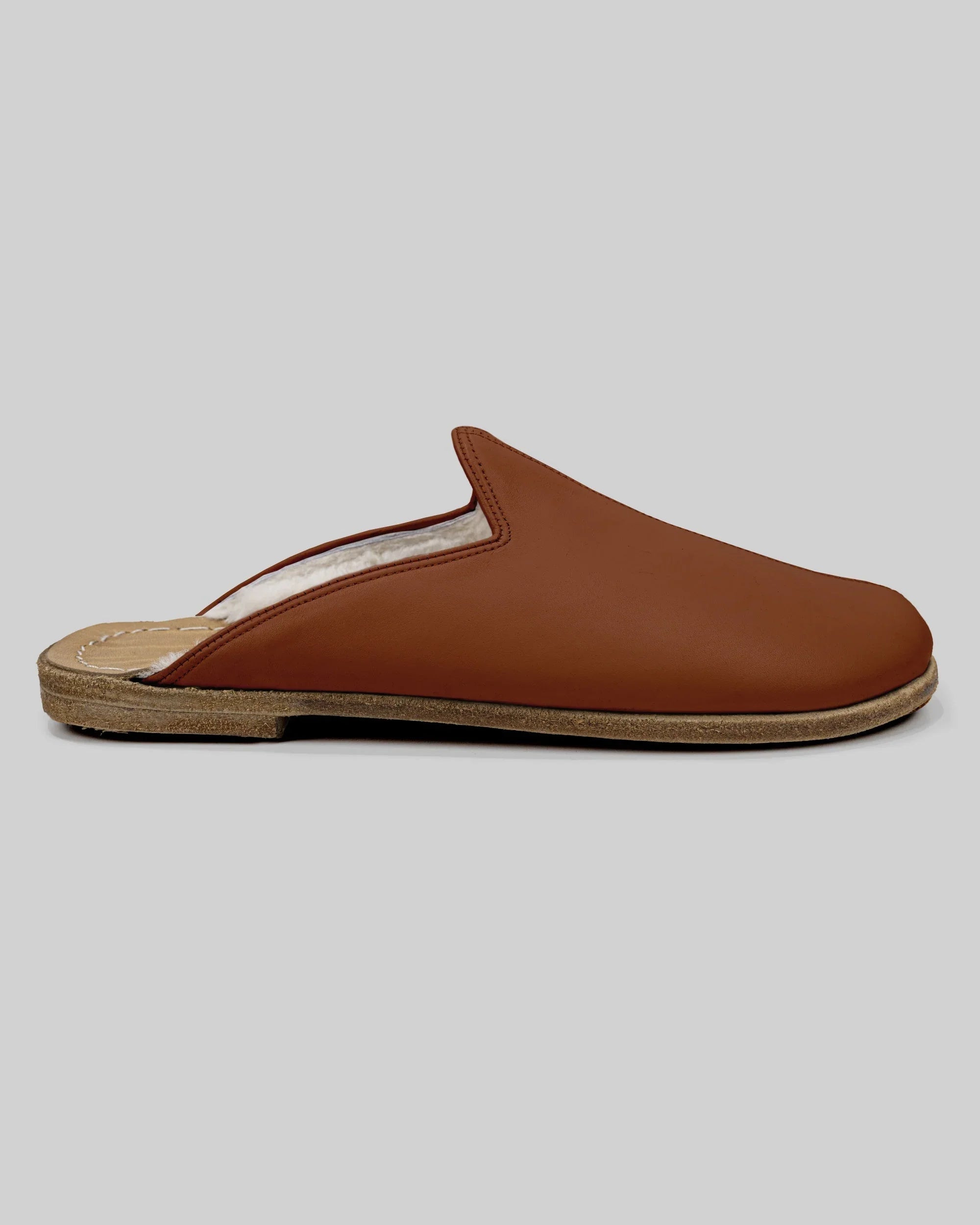 Close-up calf leather - Dark Brown Shearling Slippers Detail | Bespoky
