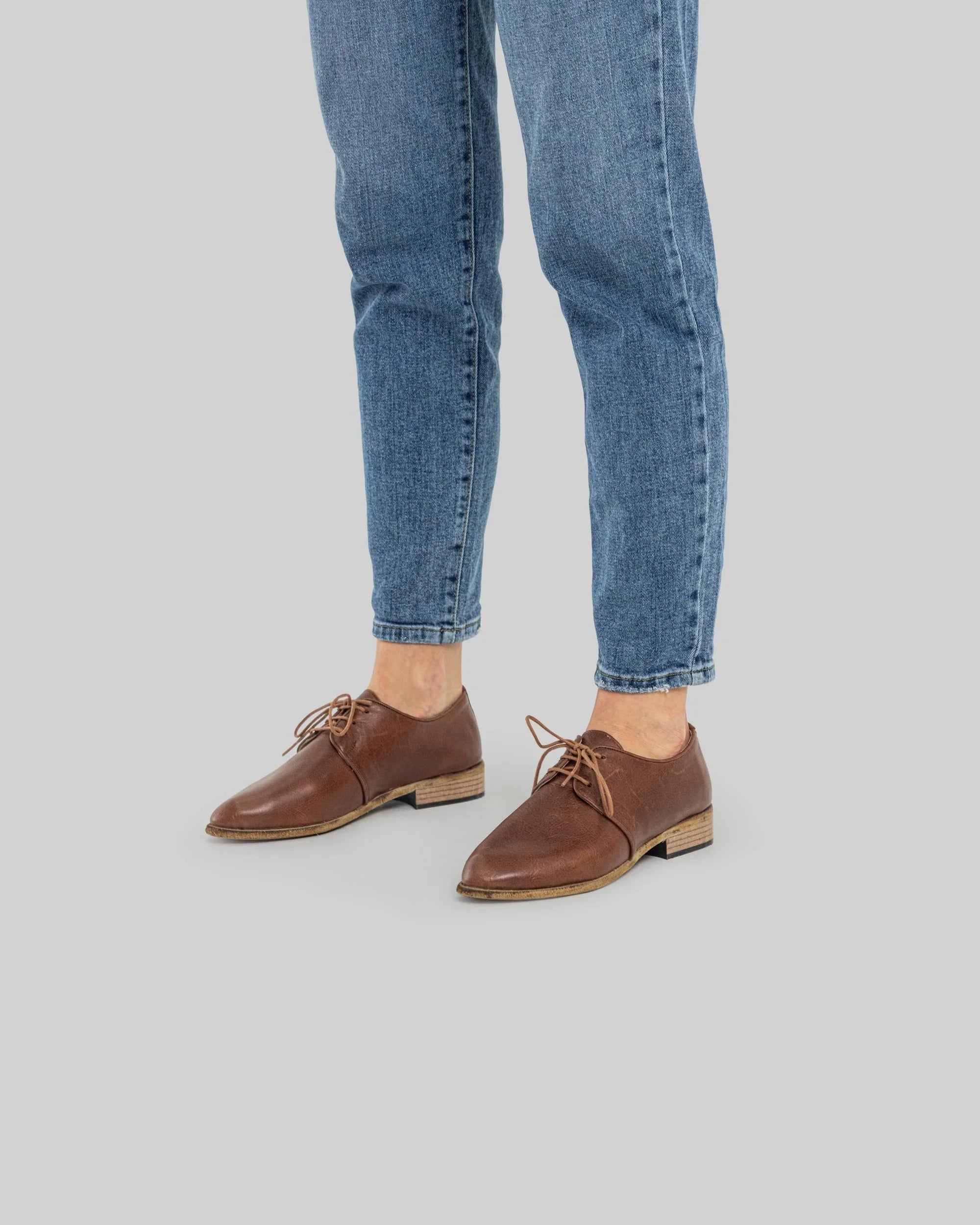 Close-up calf leather - Brown Pointed Toe Oxford Detail | Bespoky