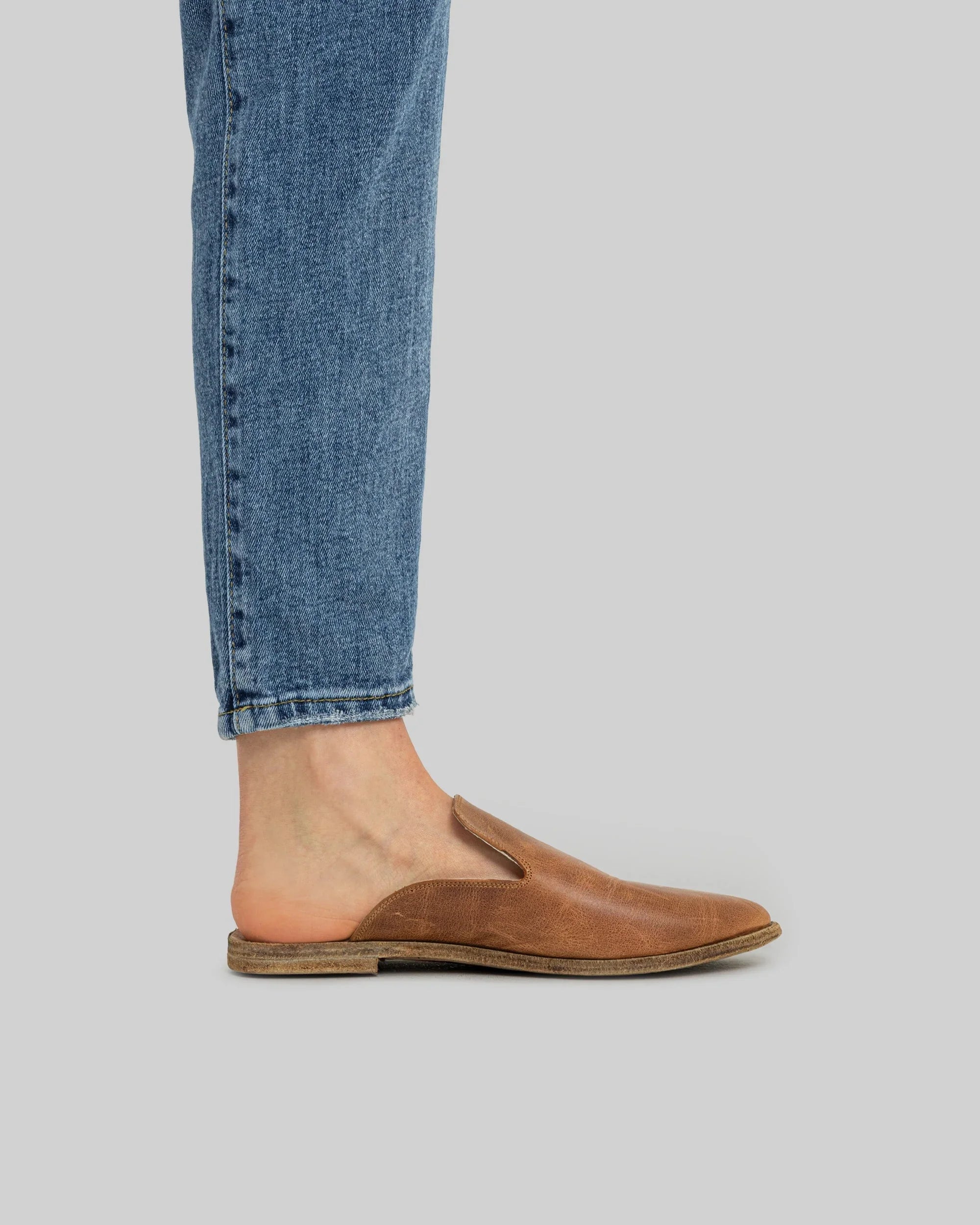 Detail Brown Pointed Toe Mules - Handcrafted Calf Leather Turkey | Bespoky