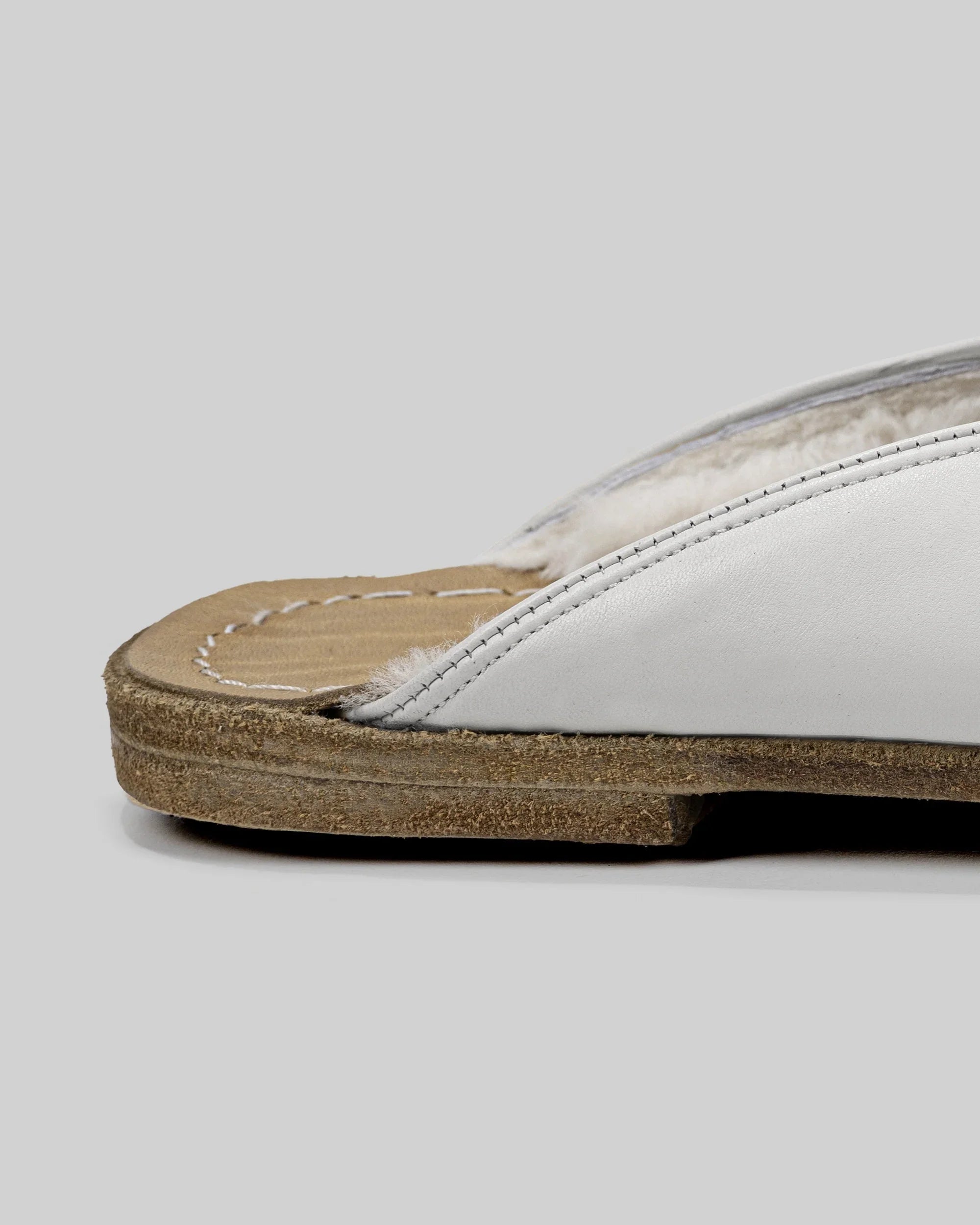 Detail White Shearling Slippers - Handcrafted Calf Leather Turkey | Bespoky