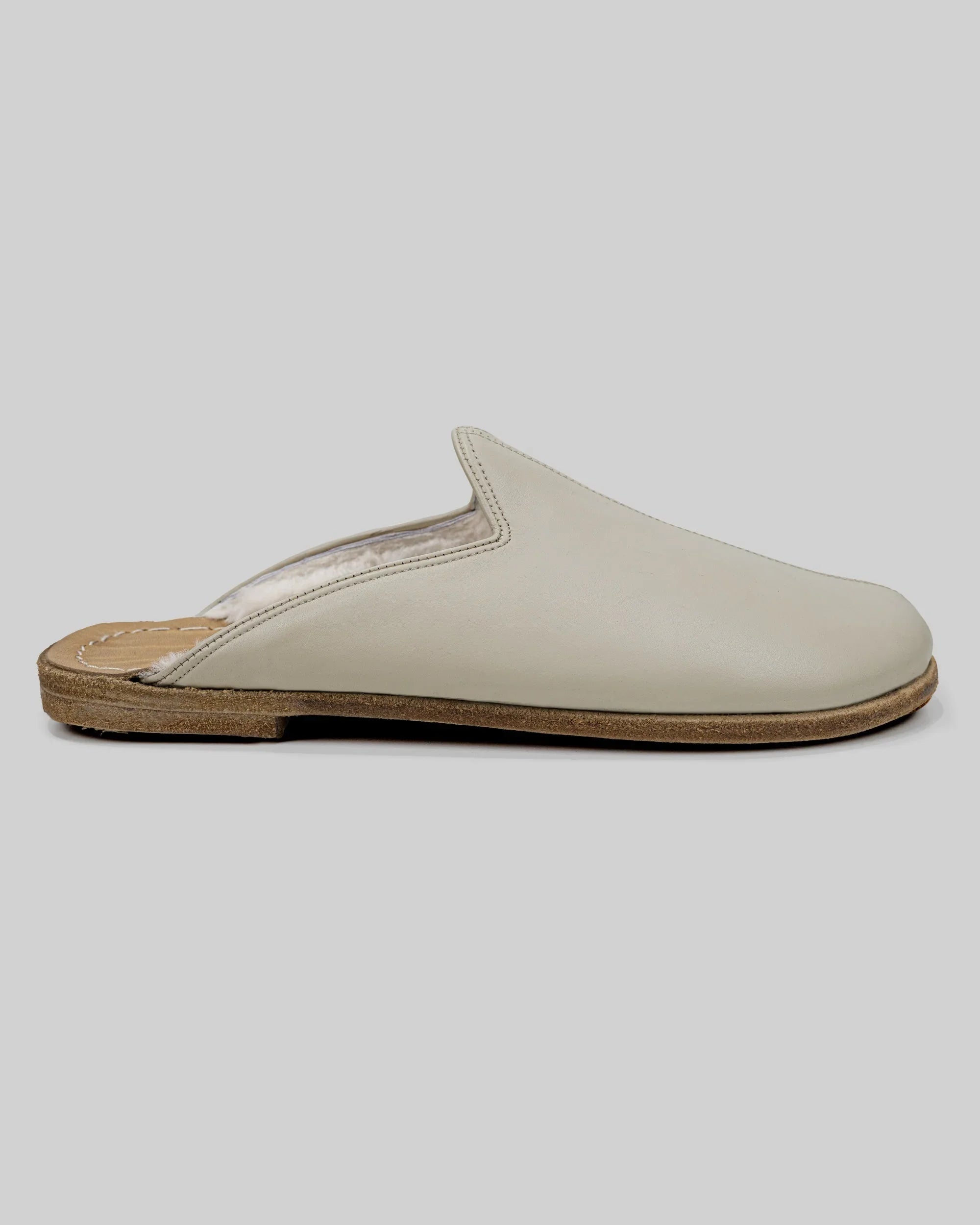 Sole detail Lucas Beige Shearling Slippers - Zero Drop Calf Leather | Bespoky