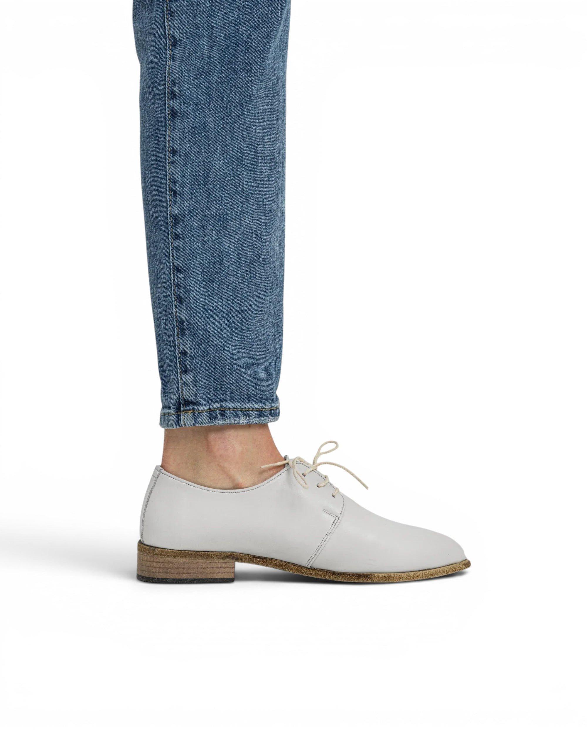 Detail White Pointed Toe Oxford - Handcrafted Calf Leather Turkey | Bespoky