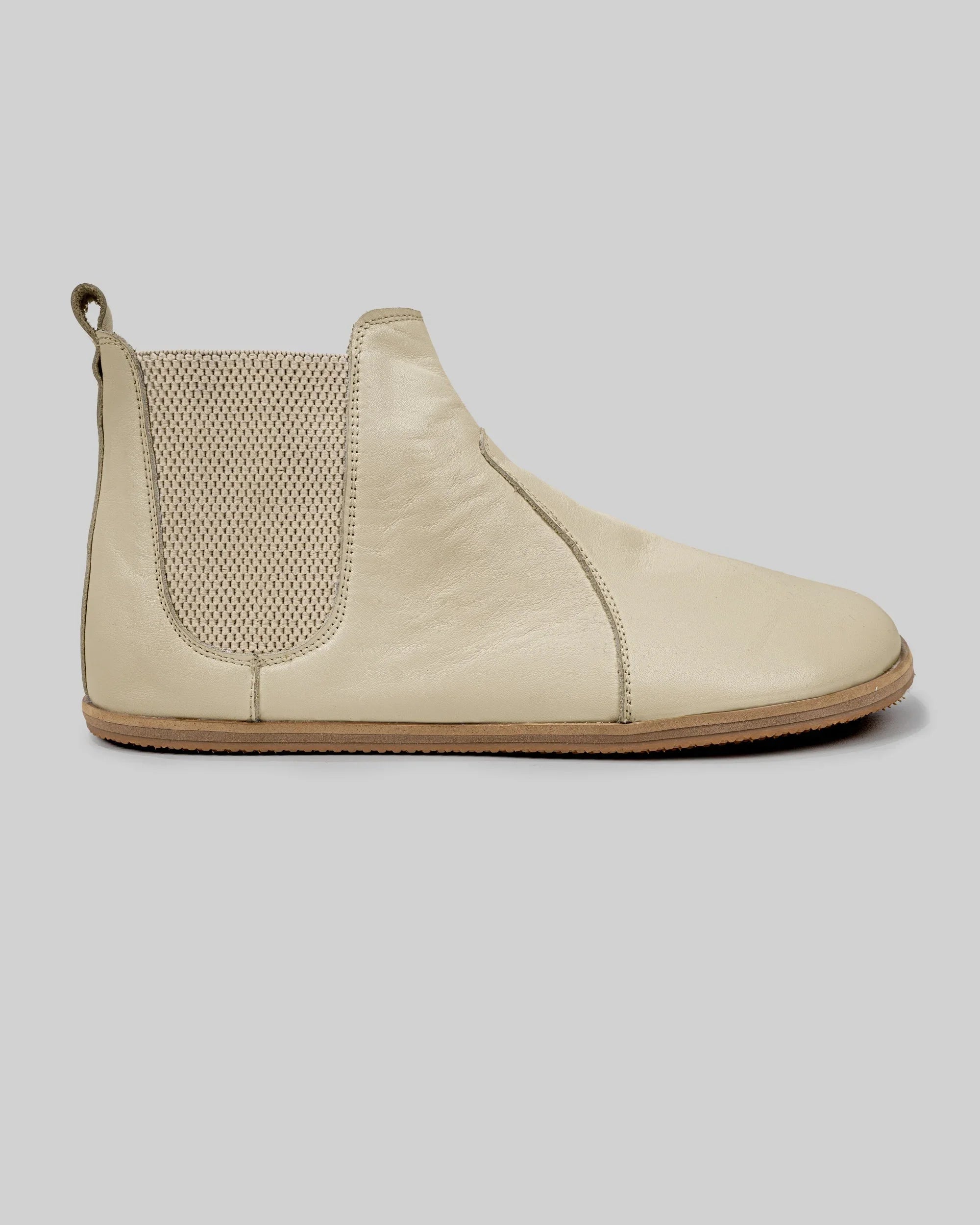 Close-up calf leather - Beige Chelsea Boots Detail | Bespoky