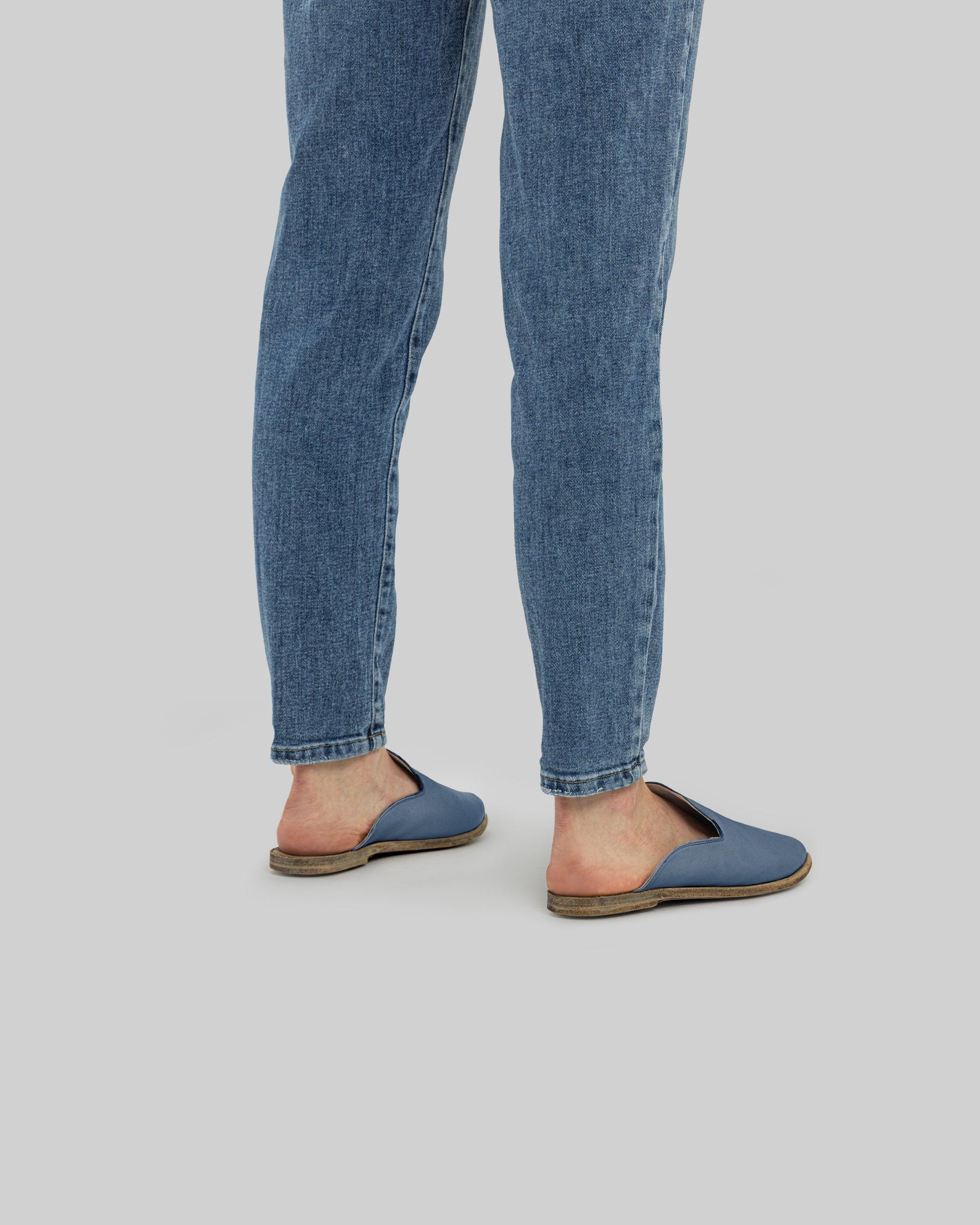 Close-up calf leather - Jean Blue Pointed Toe Mules Detail | Bespoky