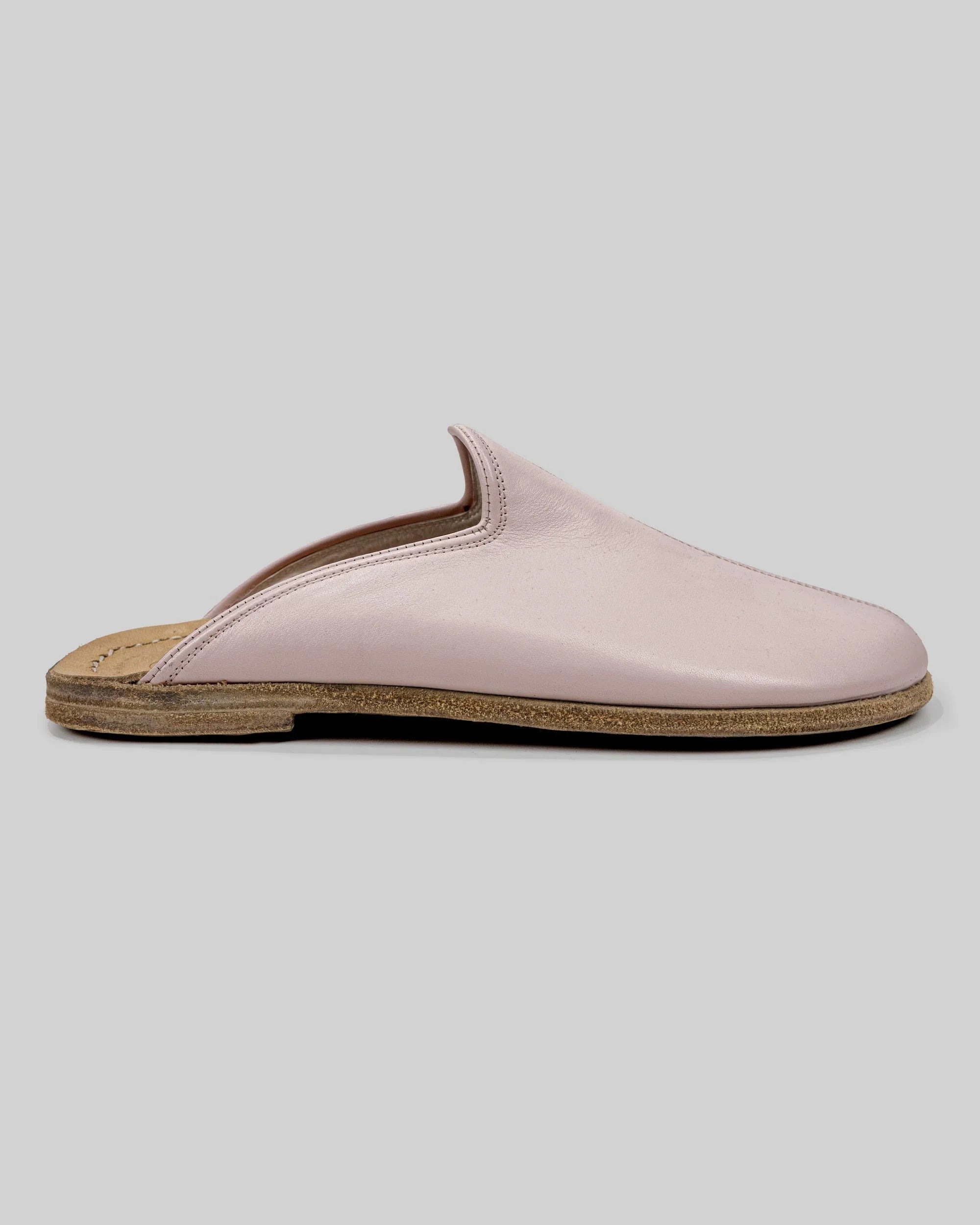 Close-up calf leather - Pink Slippers Detail | Bespoky