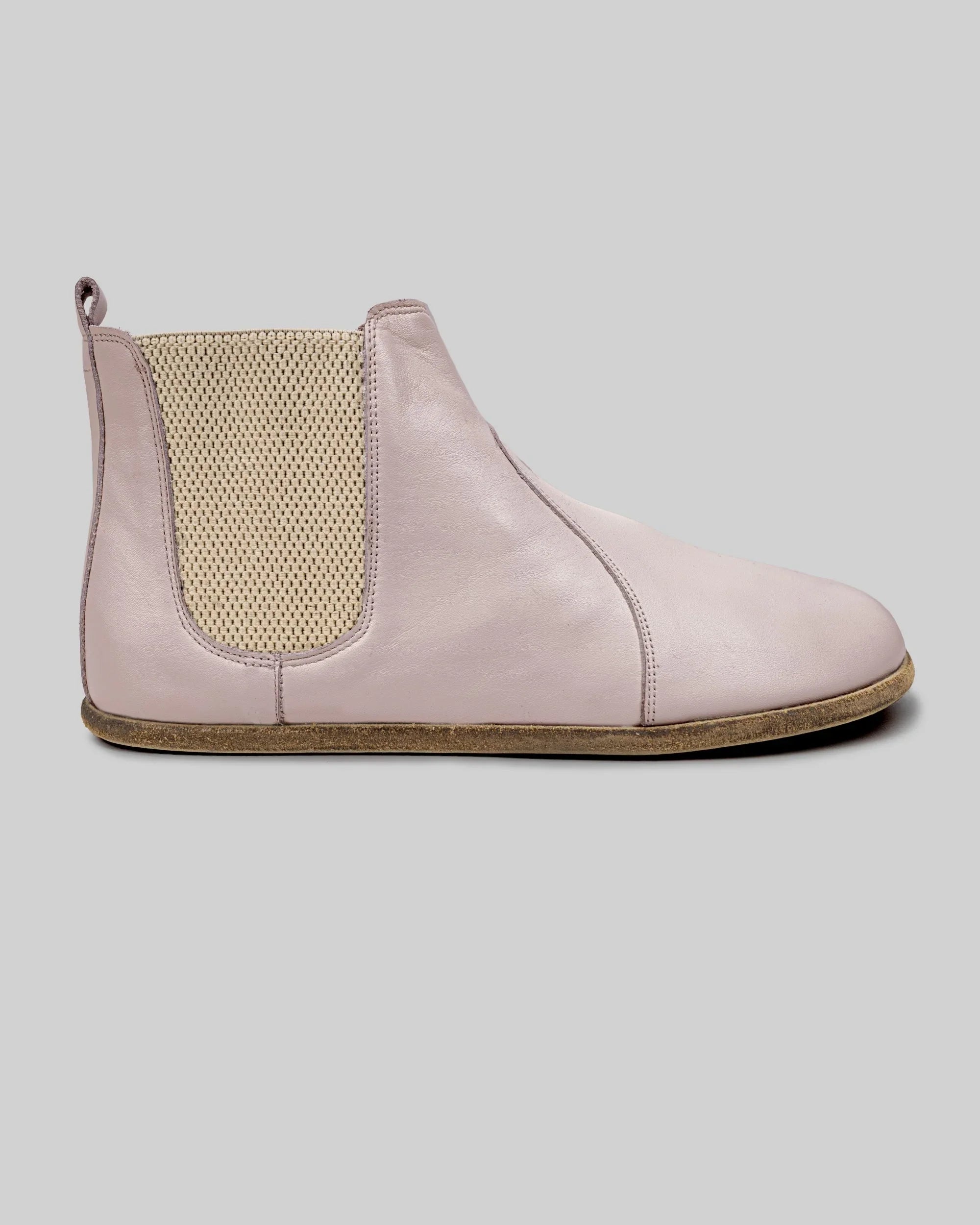 Close-up calf leather - Pink Chelsea Boots Detail | Bespoky