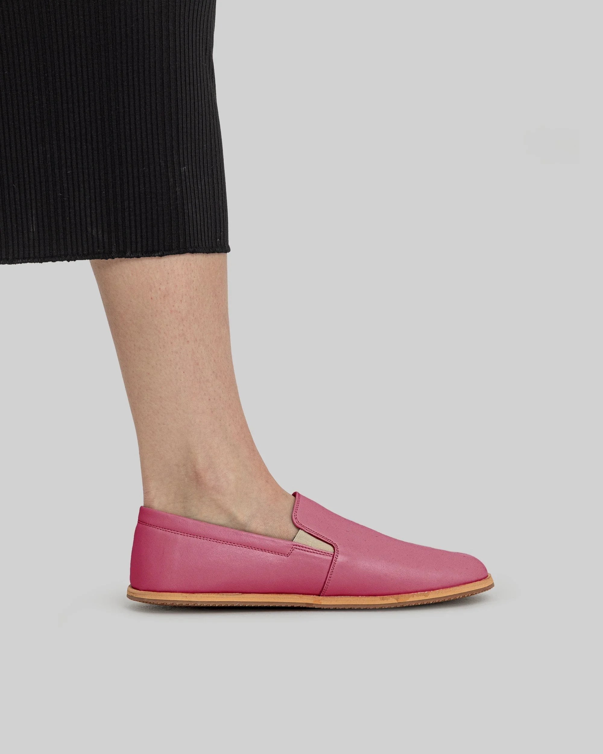 Close-up calf leather - Fuchsia Barefoot Shoes Detail | Bespoky