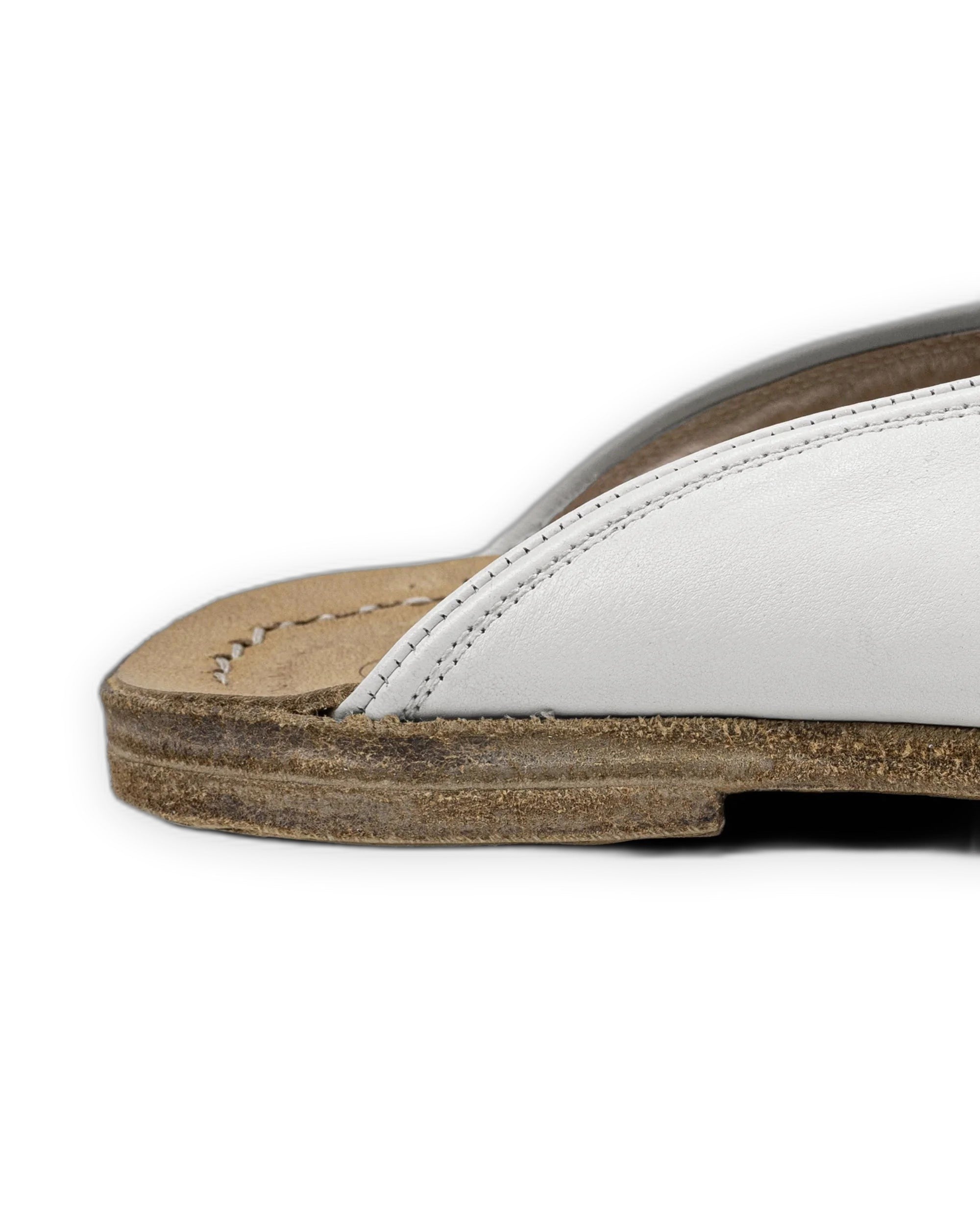 Close-up calf leather - White Slippers Detail | Bespoky