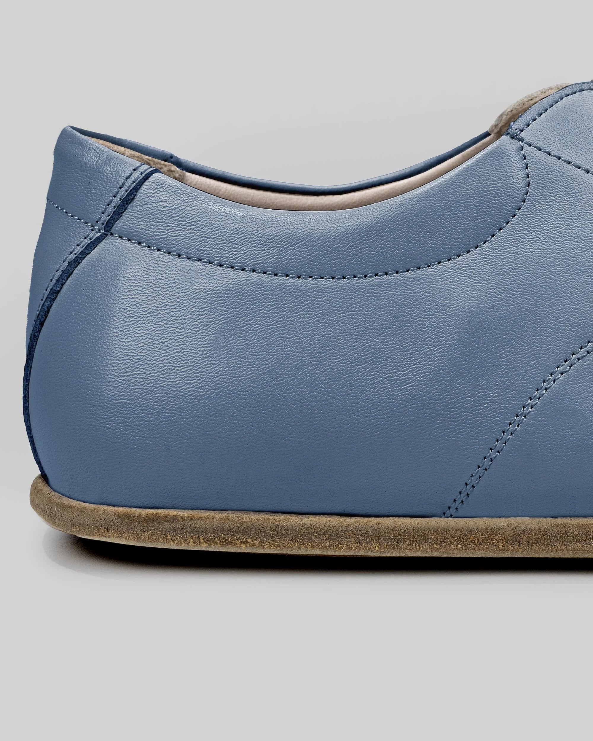 Close-up calf leather - Jean Blue Barefoot Sneaker Detail | Bespoky