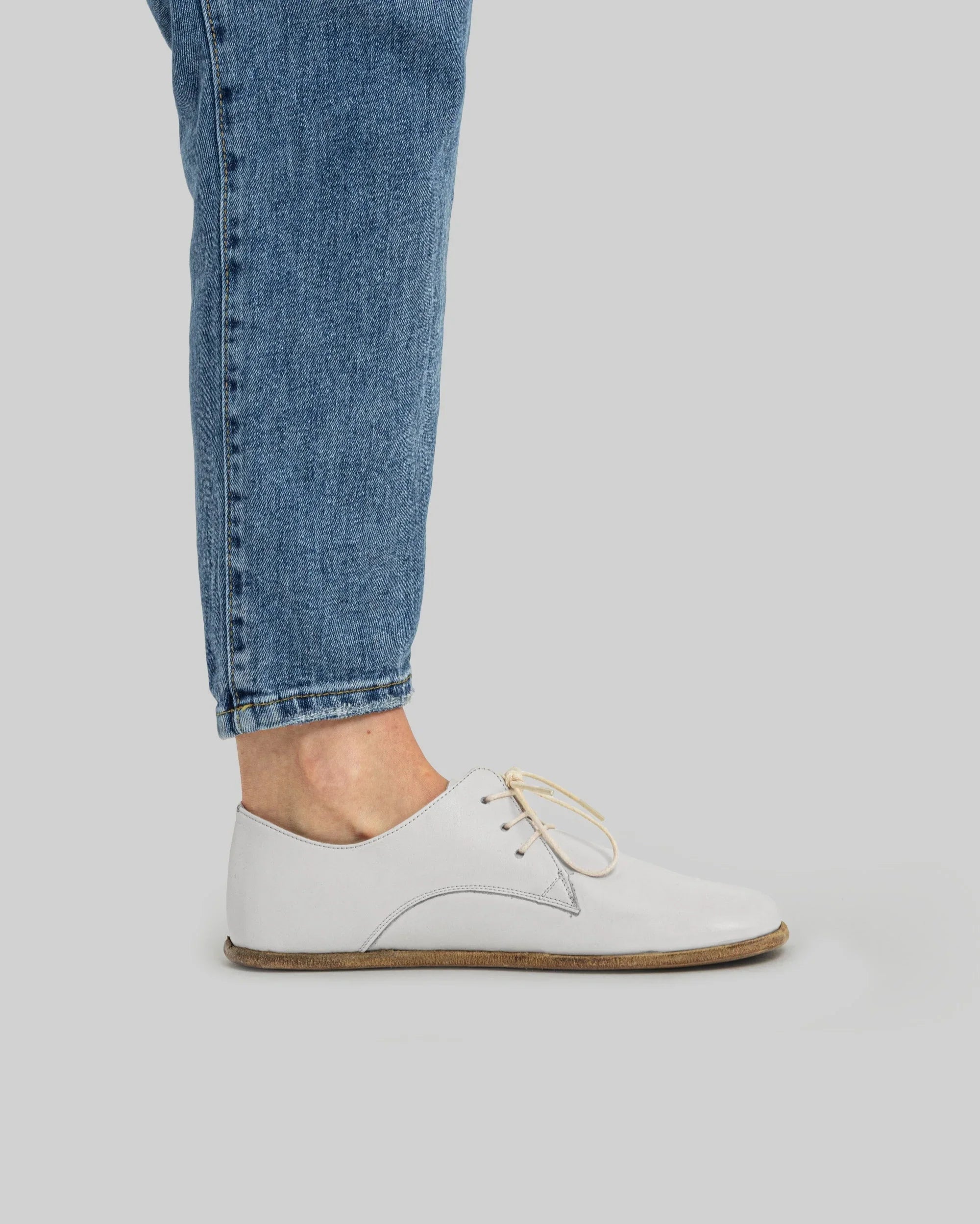 Close-up calf leather - White Oxford Shoes Detail | Bespoky