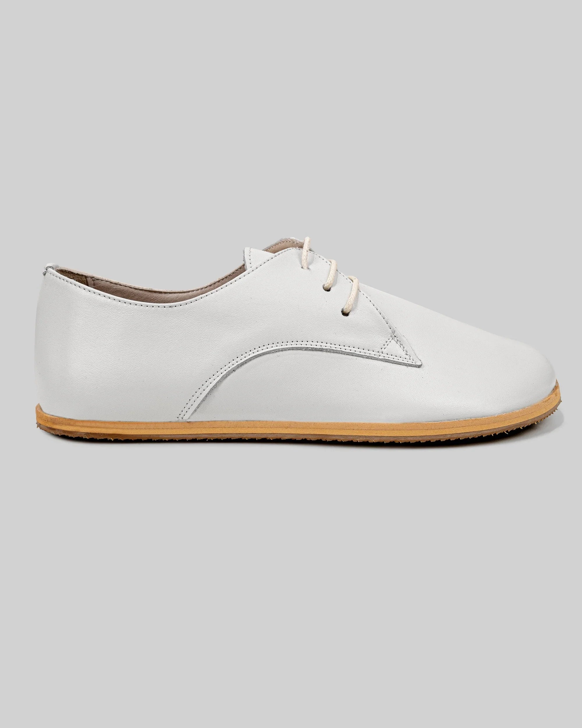 Close-up calf leather - White Oxford Shoes Detail | Bespoky