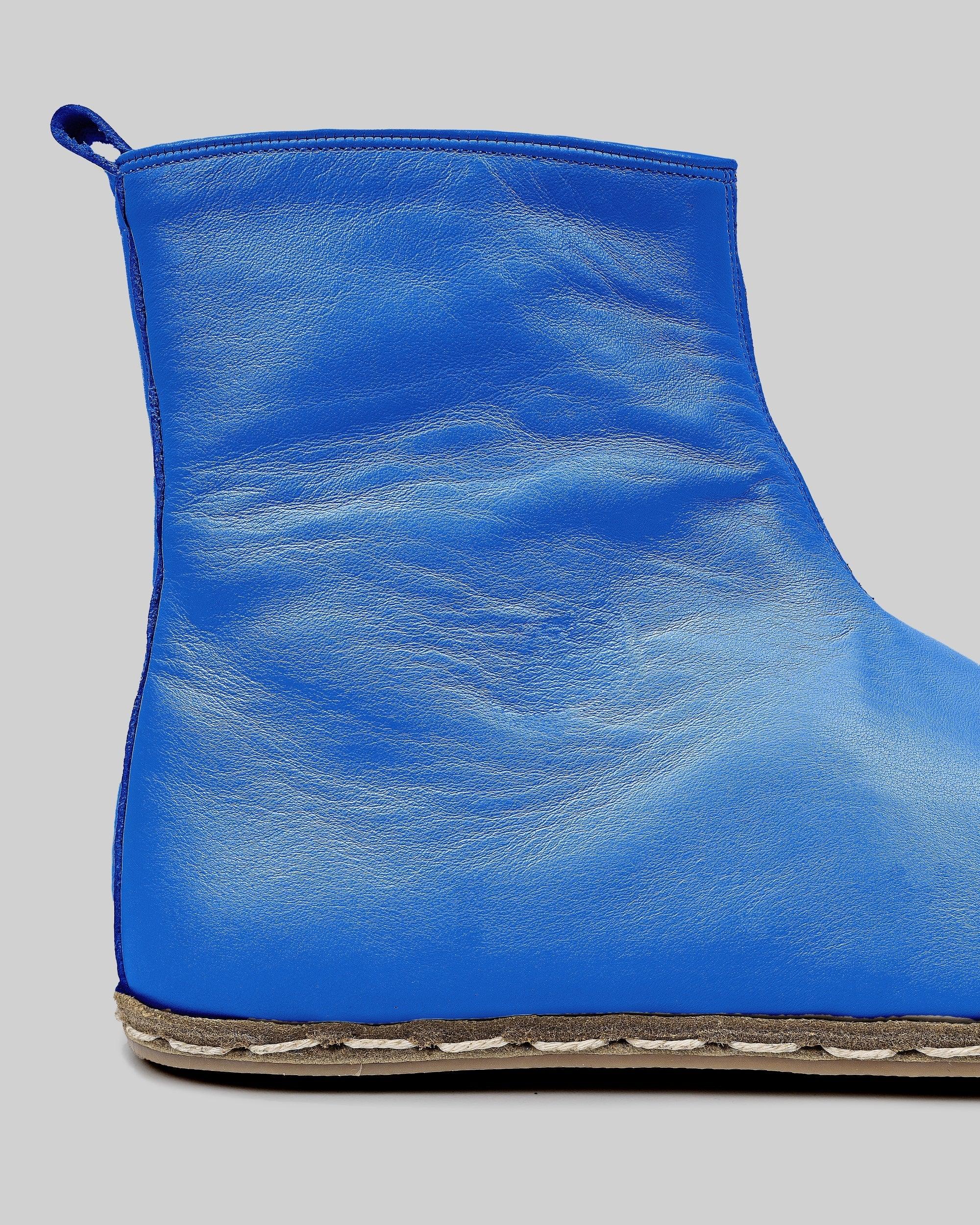 Close-up calf leather - Blue Chelsea Boots Detail | Bespoky