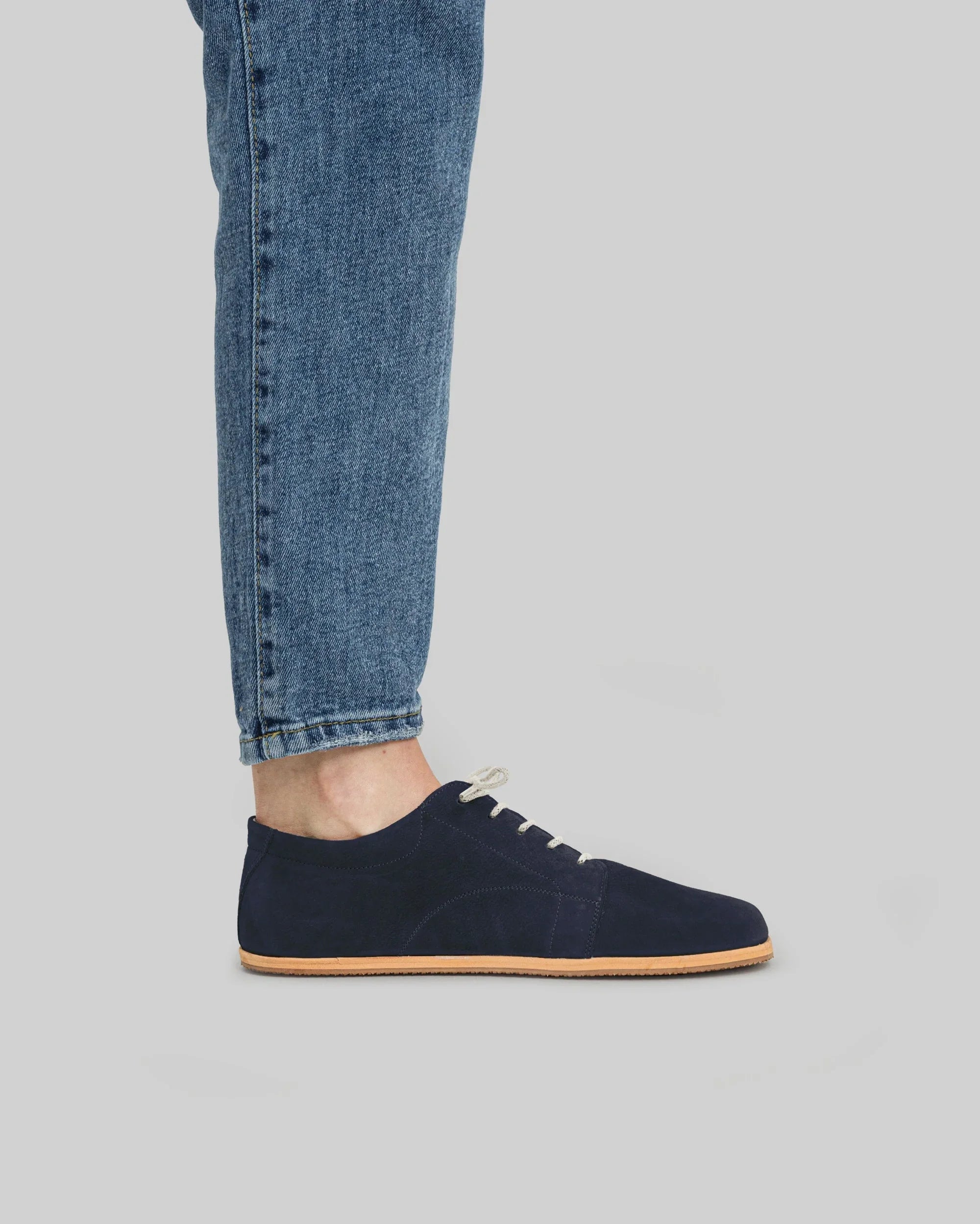 Close-up calf leather - Navy Barefoot Sneaker Detail | Bespoky