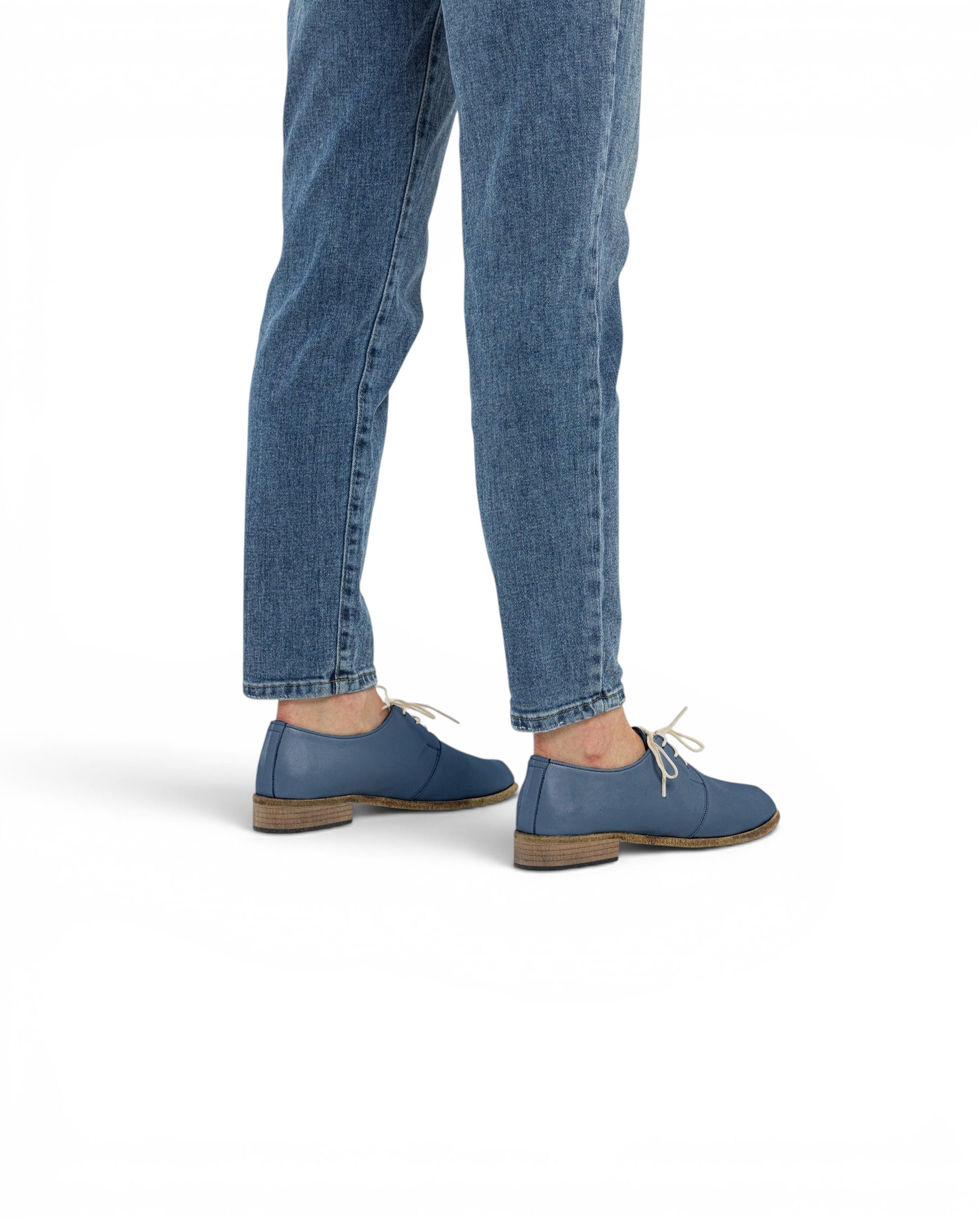 Close-up calf leather - Jean Blue Pointed Toe Oxford Detail | Bespoky