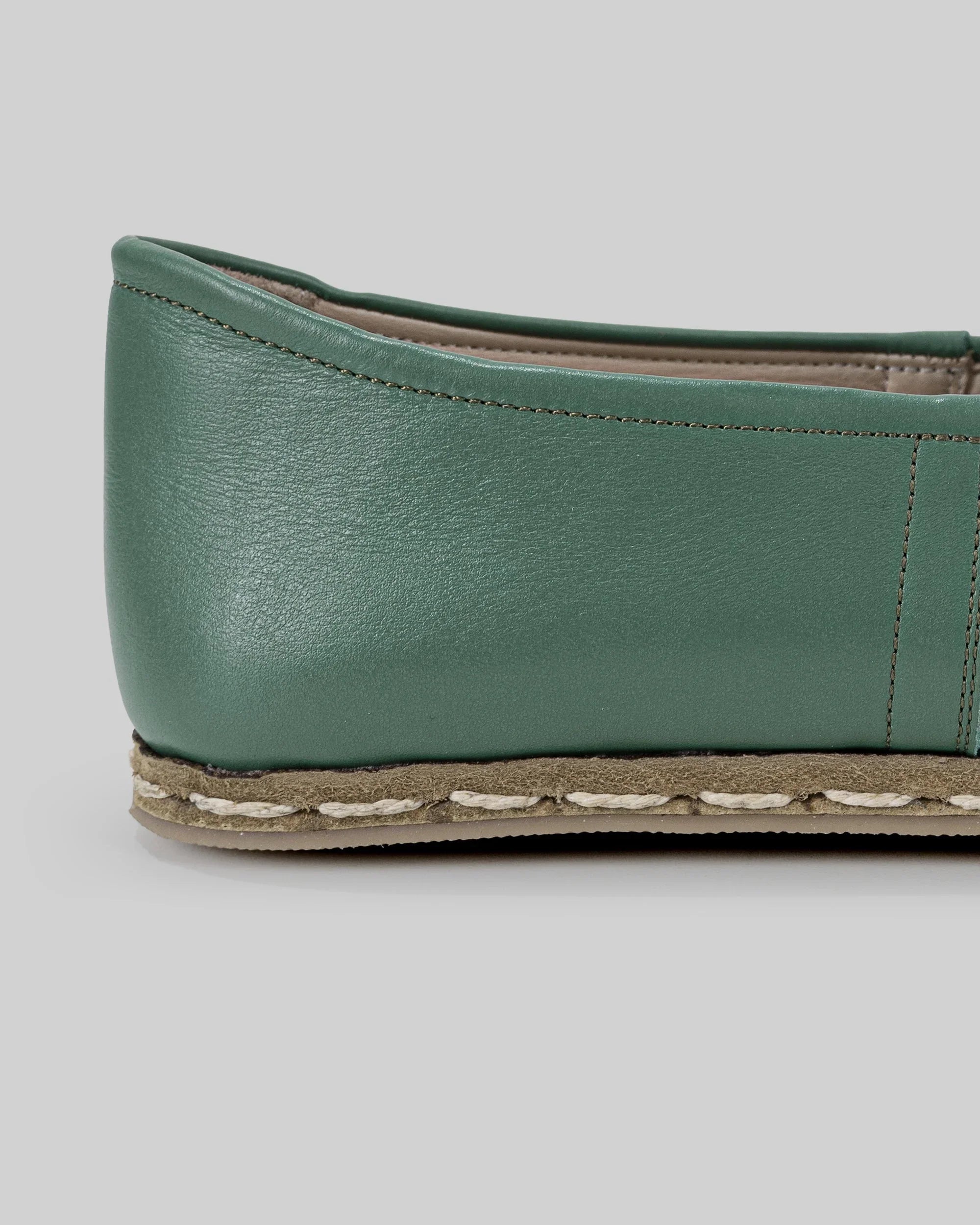 Detail Green Yemeni Shoes - Handcrafted Calf Leather Turkey | Bespoky