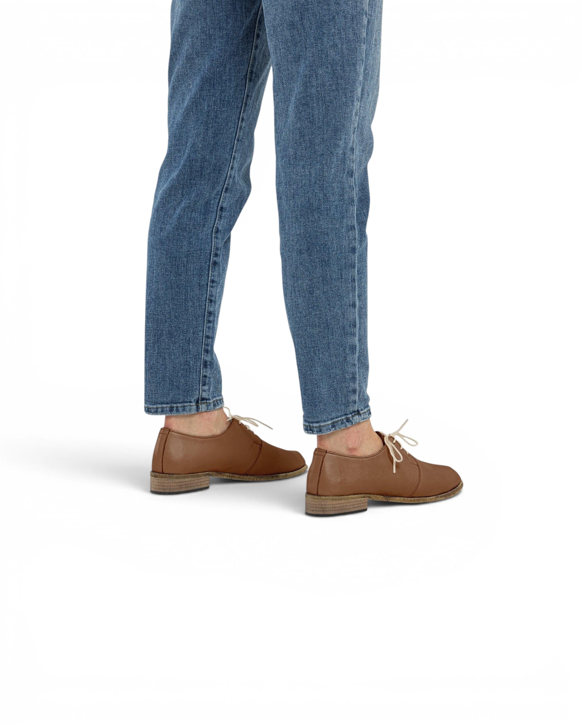 Close-up calf leather - Tan Pointed Toe Oxford Detail | Bespoky