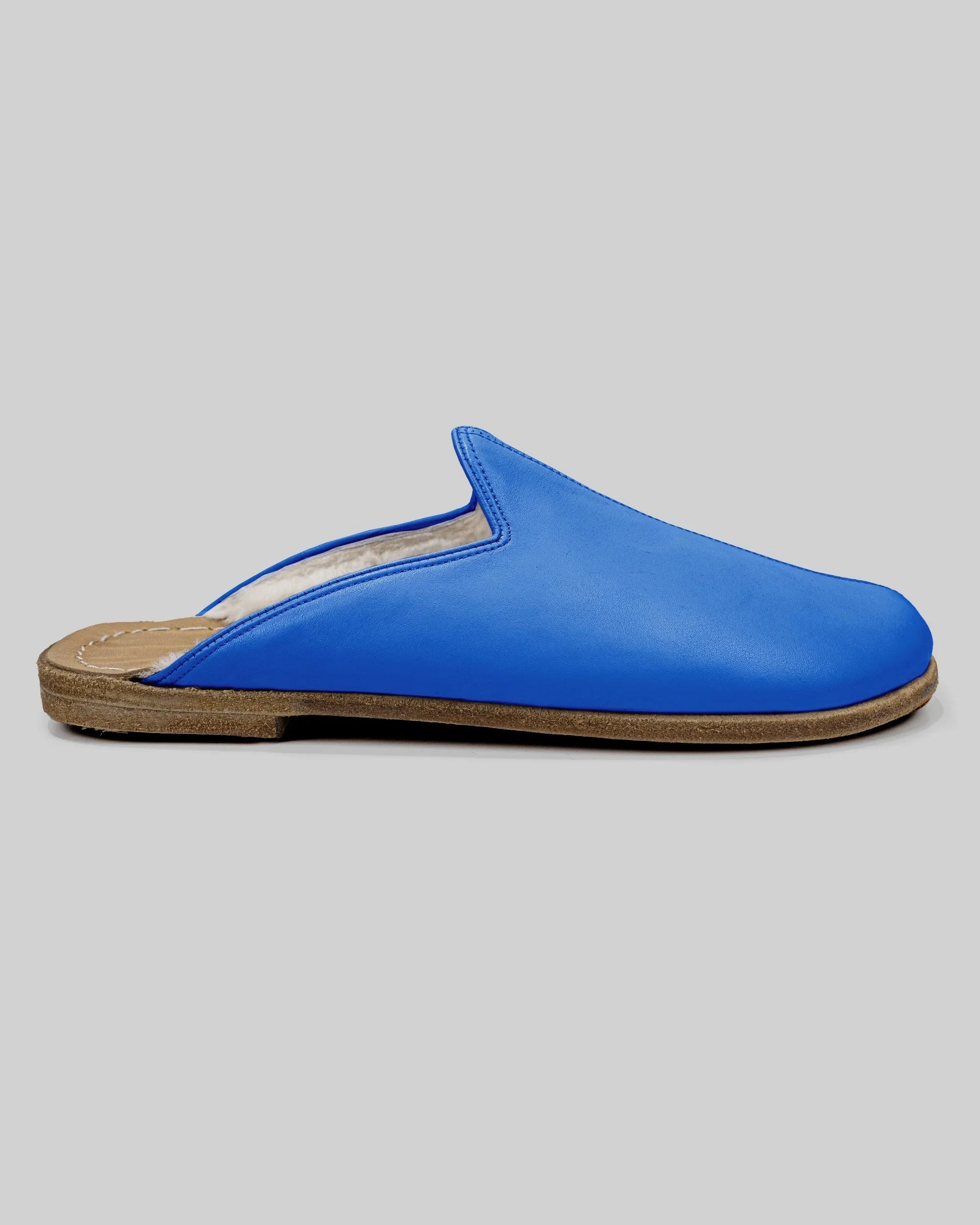 Close-up calf leather - Blue Shearling Slippers Detail | Bespoky