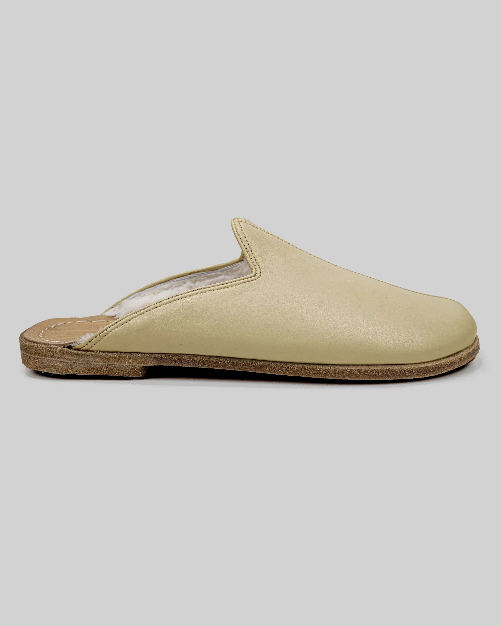 Close-up calf leather - Yellow Shearling Slippers Detail | Bespoky