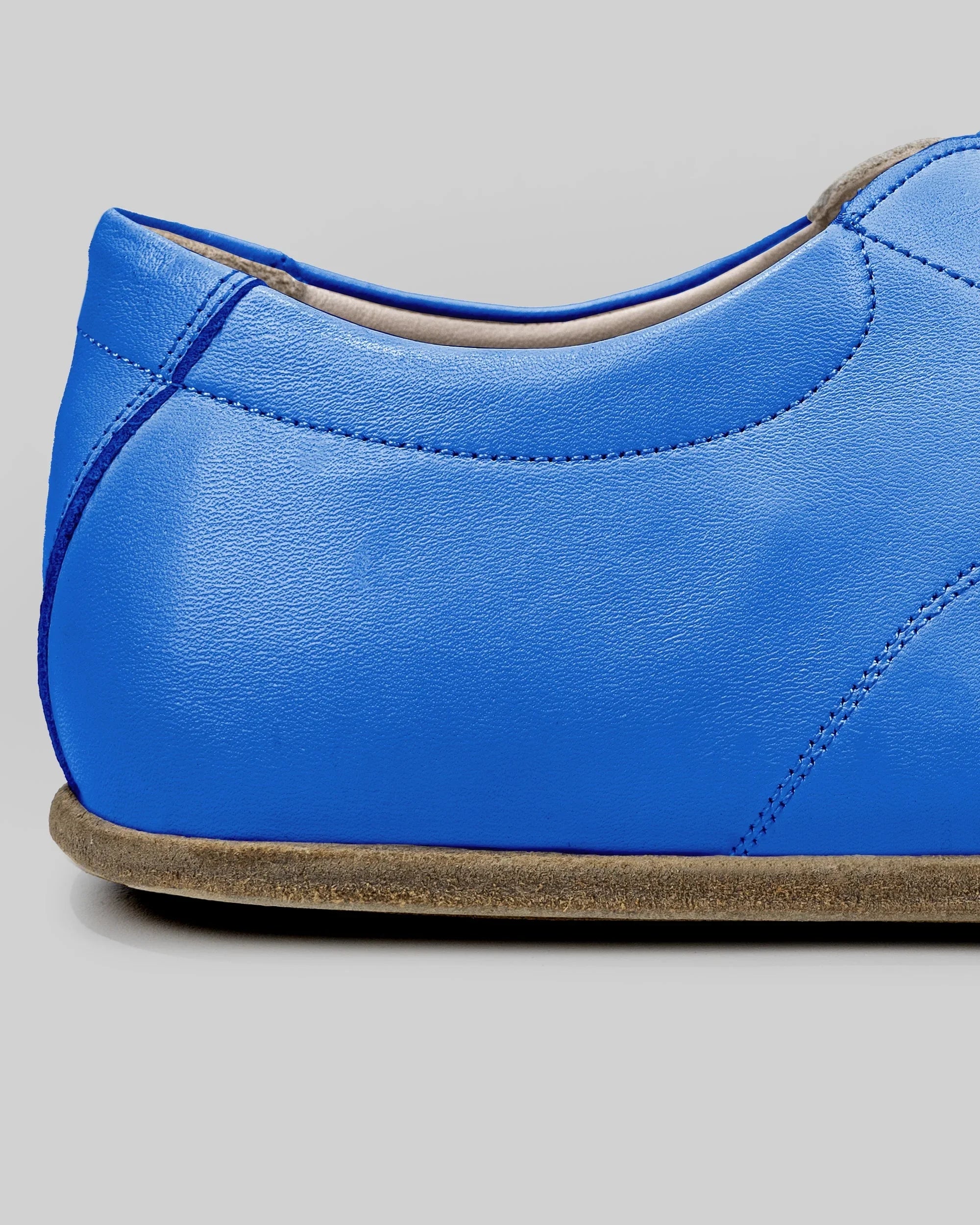 Close-up calf leather - Blue Barefoot Sneaker Detail | Bespoky