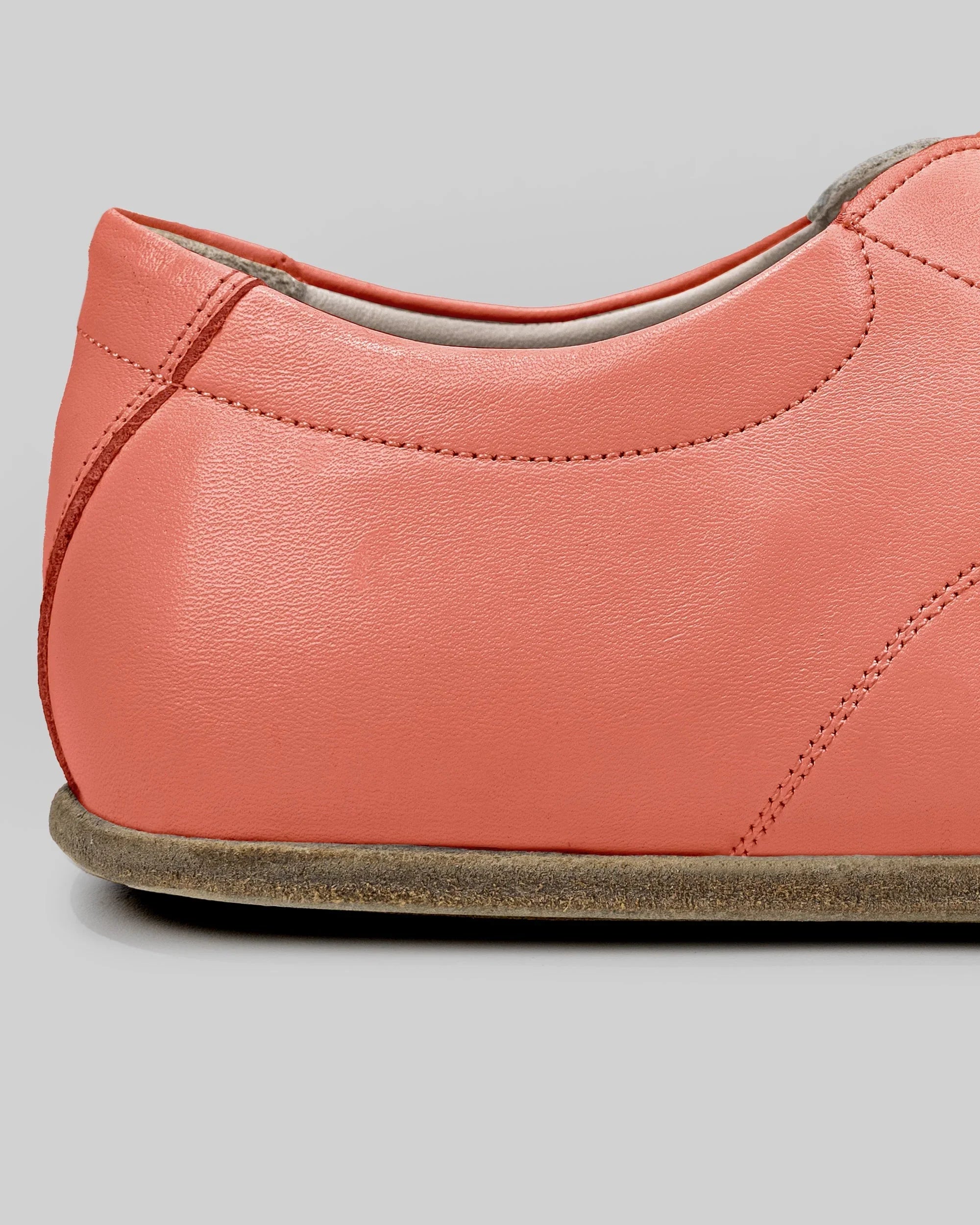 Close-up calf leather - Pomegranate Barefoot Sneaker Detail | Bespoky