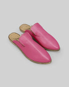 Damen Fuchsia Spitz zulaufende Mules - Handgefertigtes Kalbsleder mit weiter Zehenbox | Bespoky