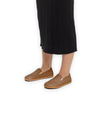 Close-up calf leather - Tan Barefoot Shoes Detail | Bespoky