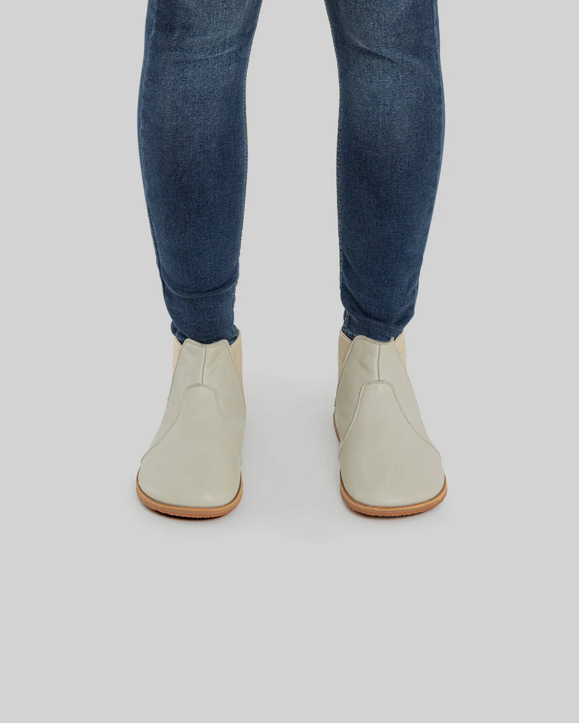 Detail Lucas Beige Chelsea Boots - Handcrafted Calf Leather Turkey | Bespoky