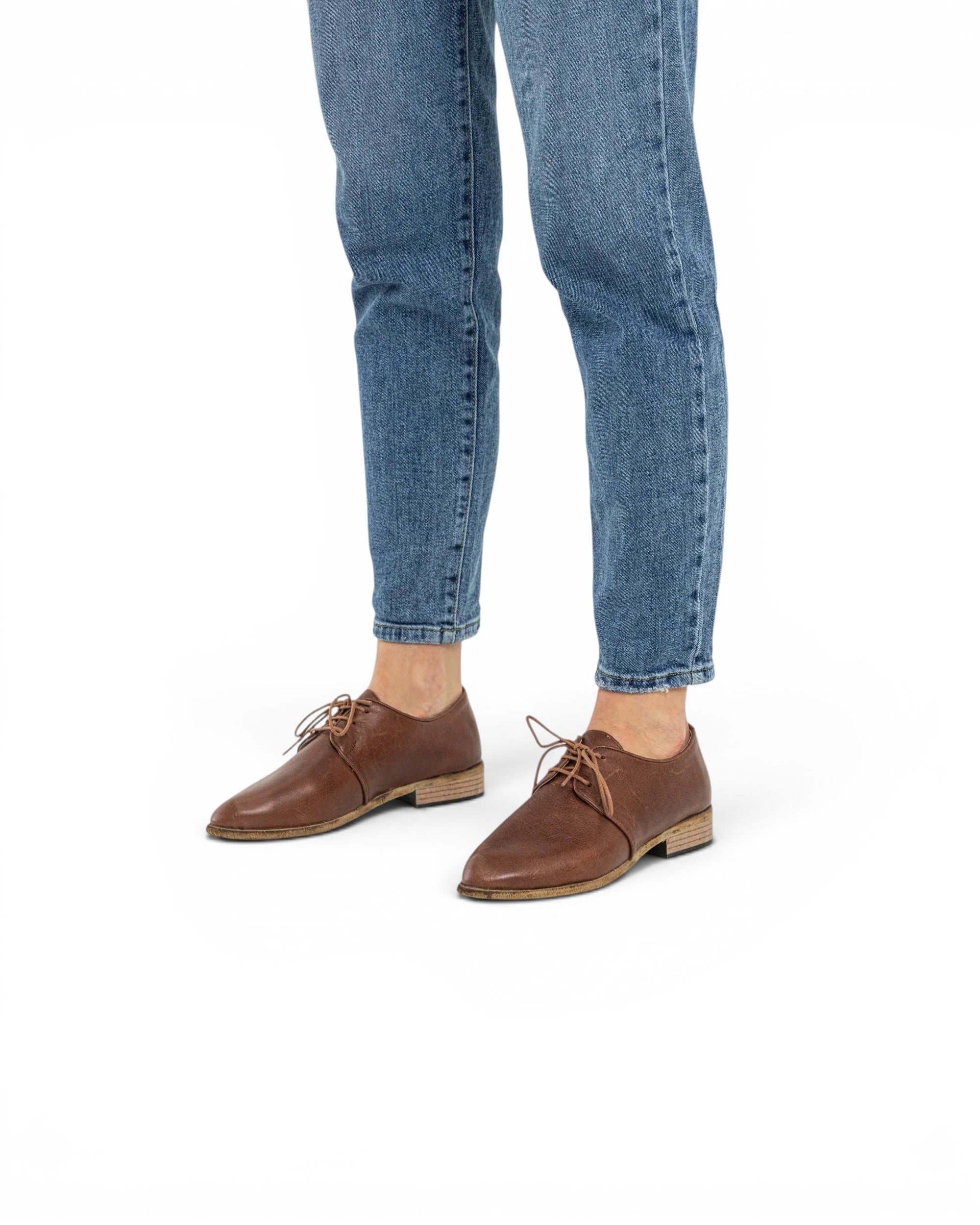 Close-up calf leather - Brown Pointed Toe Oxford Detail | Bespoky