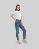 Nahaufnahme Kalbsleder - Beige Spitz zulaufende Mules Detail | Bespoky