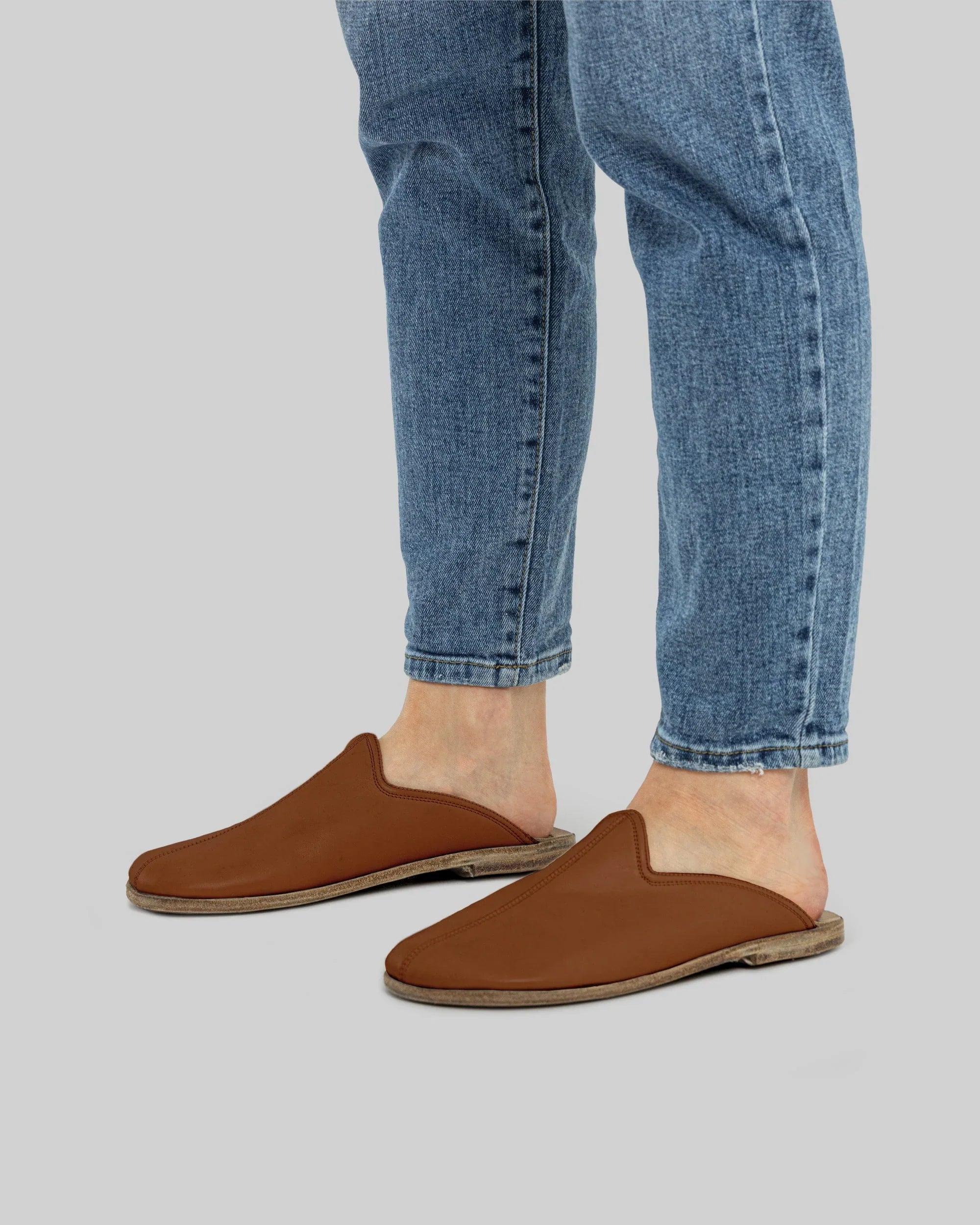 Detail Dark Brown Slippers - Handcrafted Calf Leather Turkey | Bespoky
