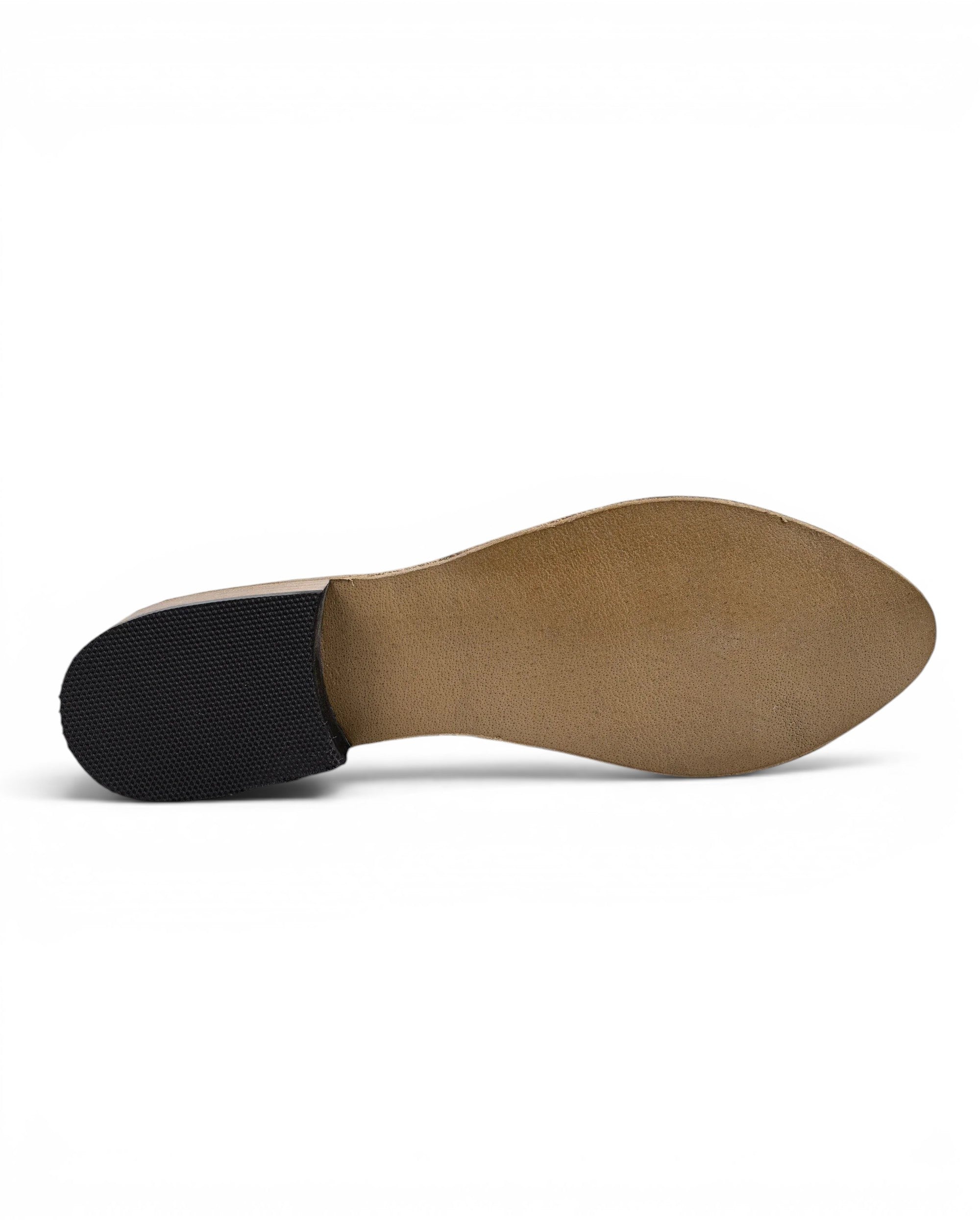 Close-up calf leather - Navy Pointed Toe Oxford Detail | Bespoky