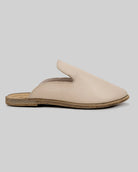 Sohlen-Detail Beige Spitz zulaufende Mules - Zero Drop Kalbsleder | Bespoky
