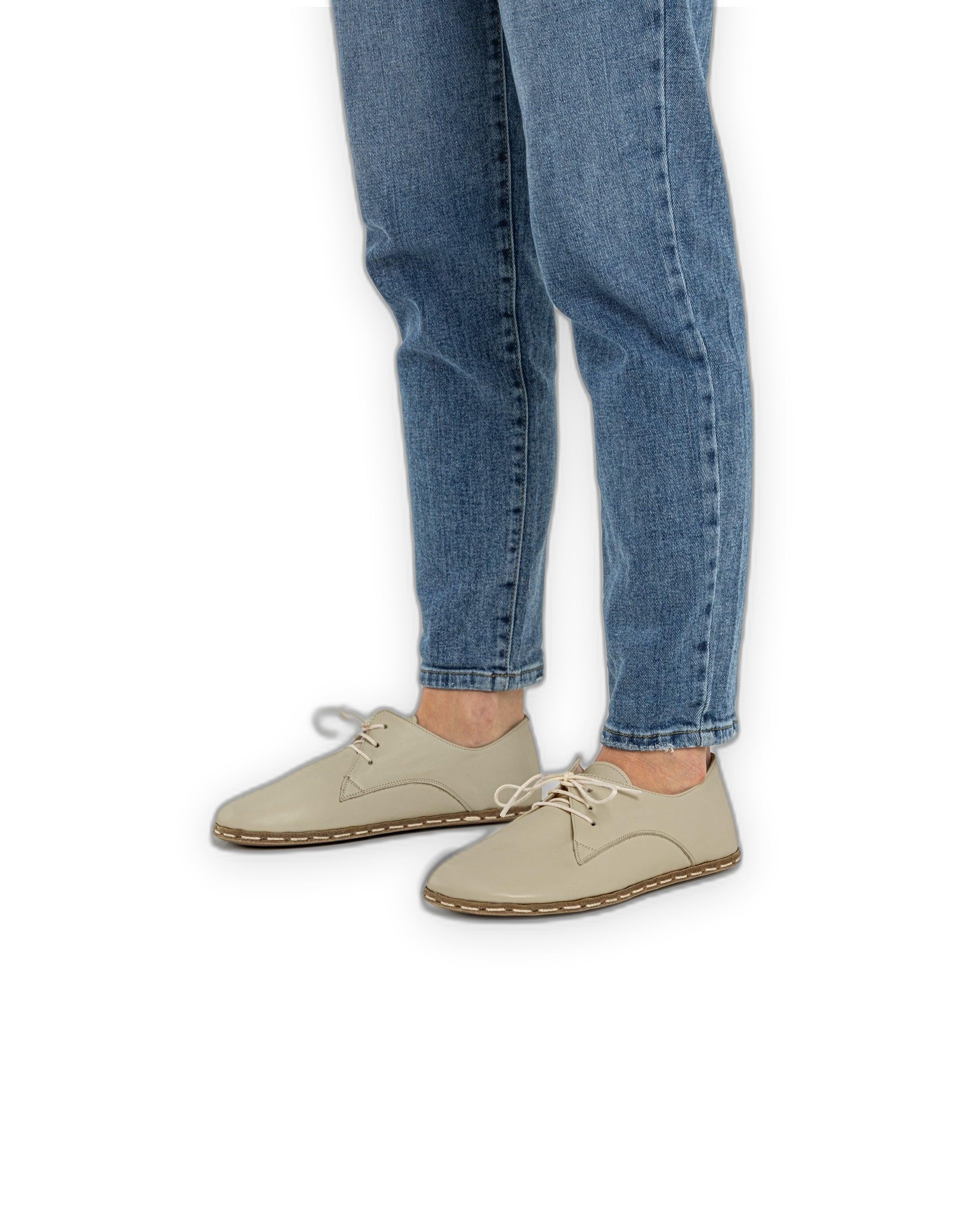 Close-up calf leather - Beige Oxford Shoes Detail | Bespoky