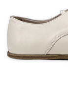 Close-up calf leather - Cream Oxford Shoes Detail | Bespoky