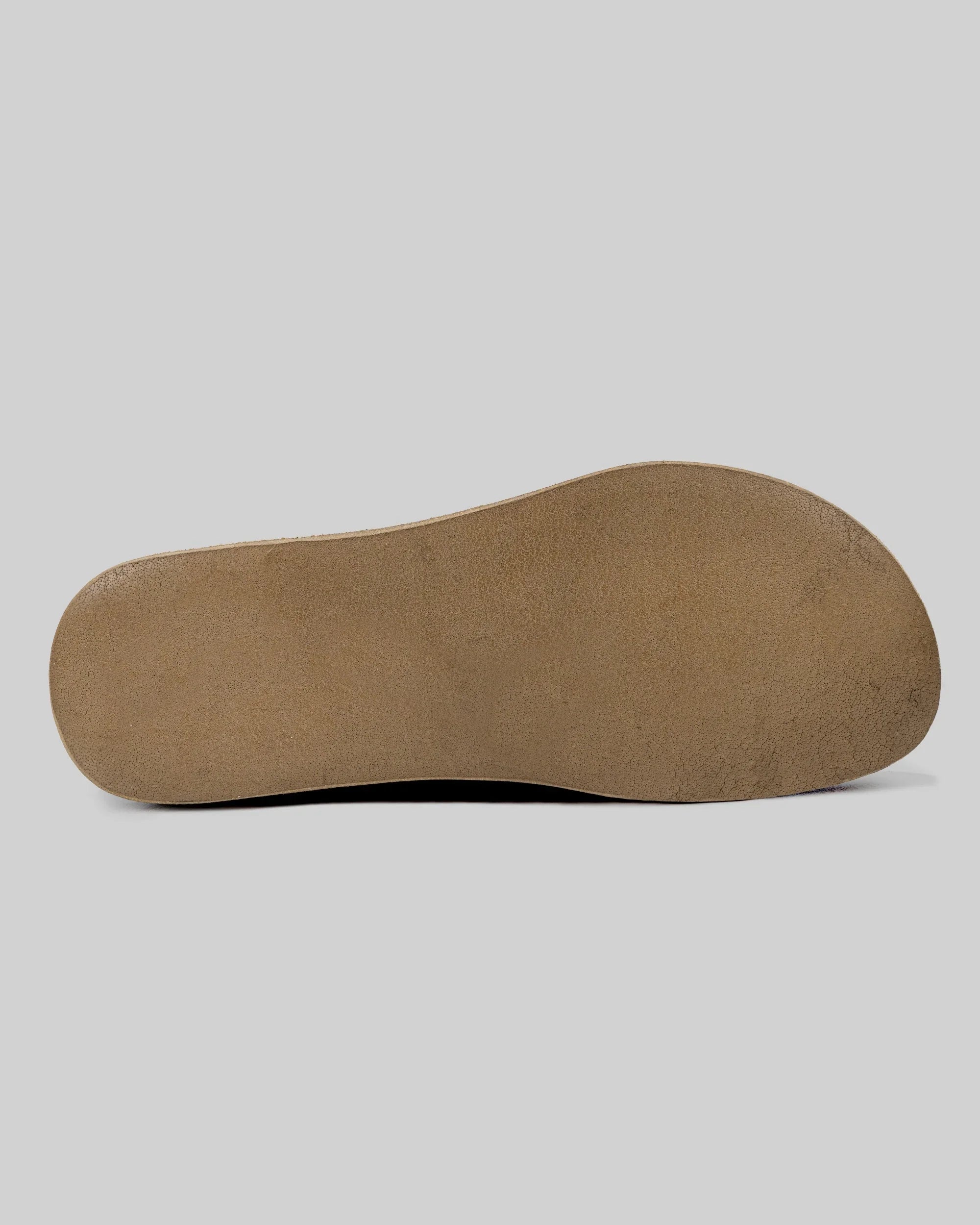Close-up calf leather - Tan Barefoot Sneaker Detail | Bespoky