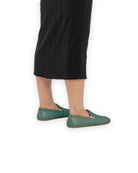 Close-up calf leather - Green Barefoot Shoes Detail | Bespoky